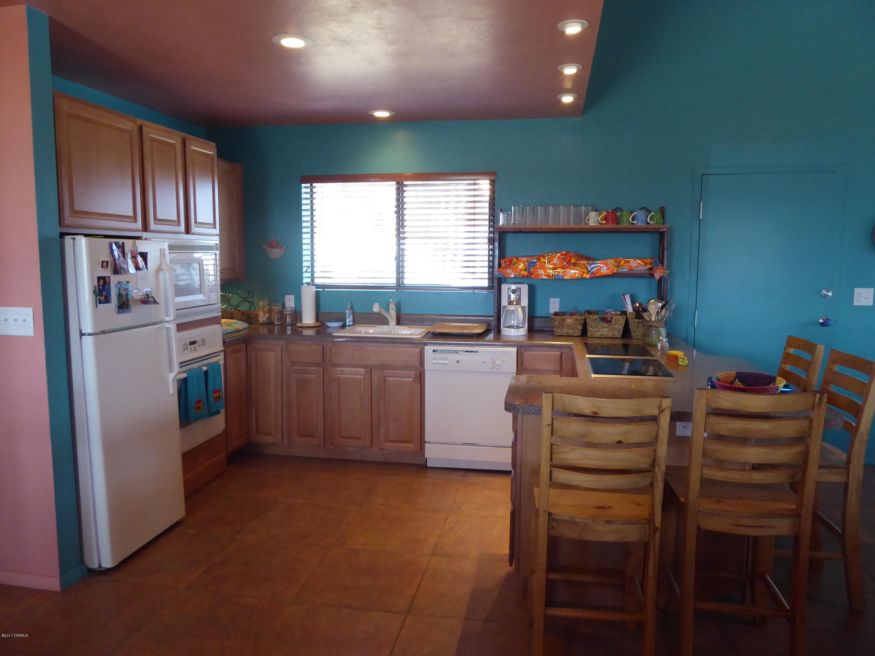 Loma Sabino Pines - Residential
