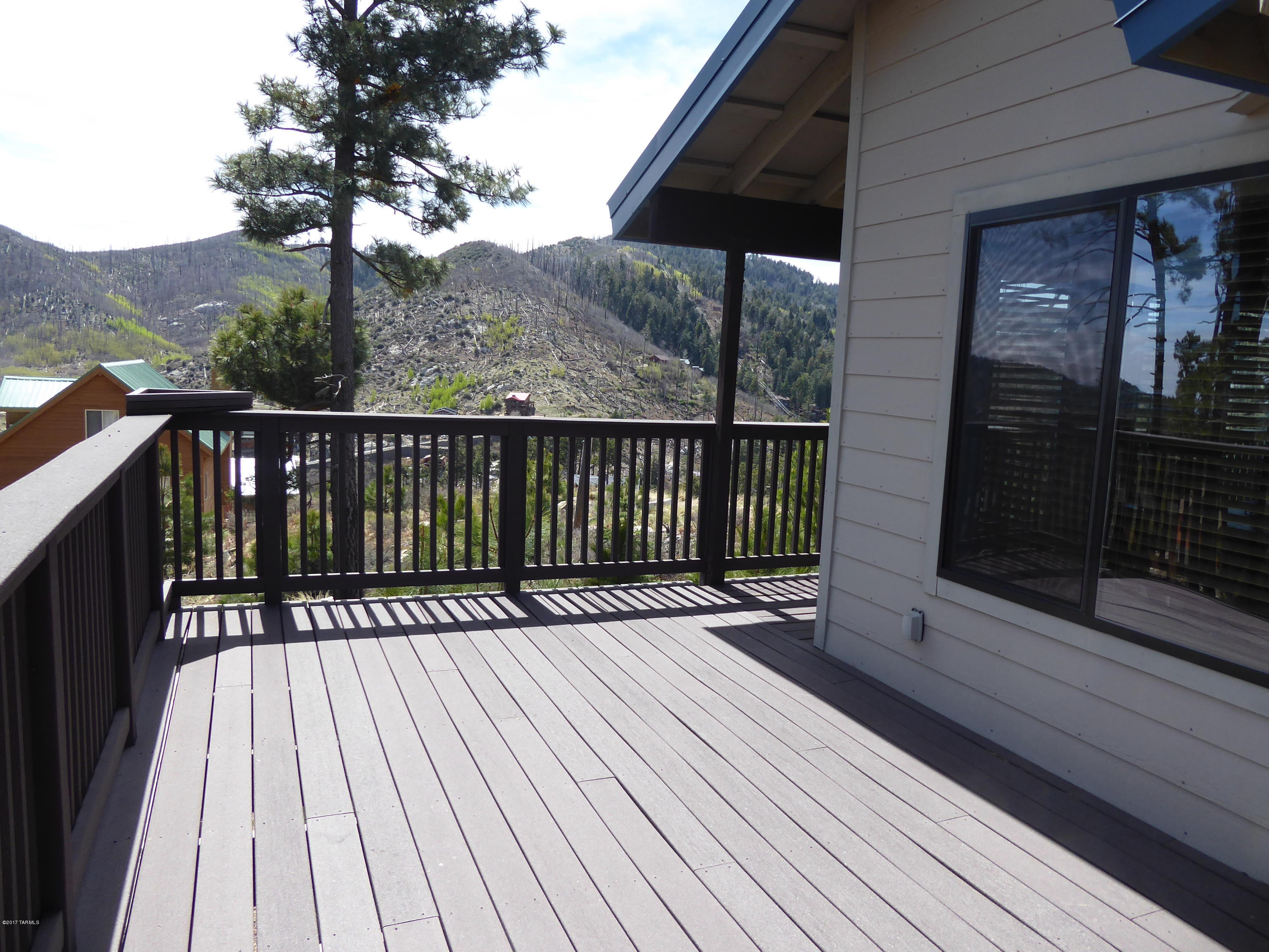 Loma Sabino Pines - Residential