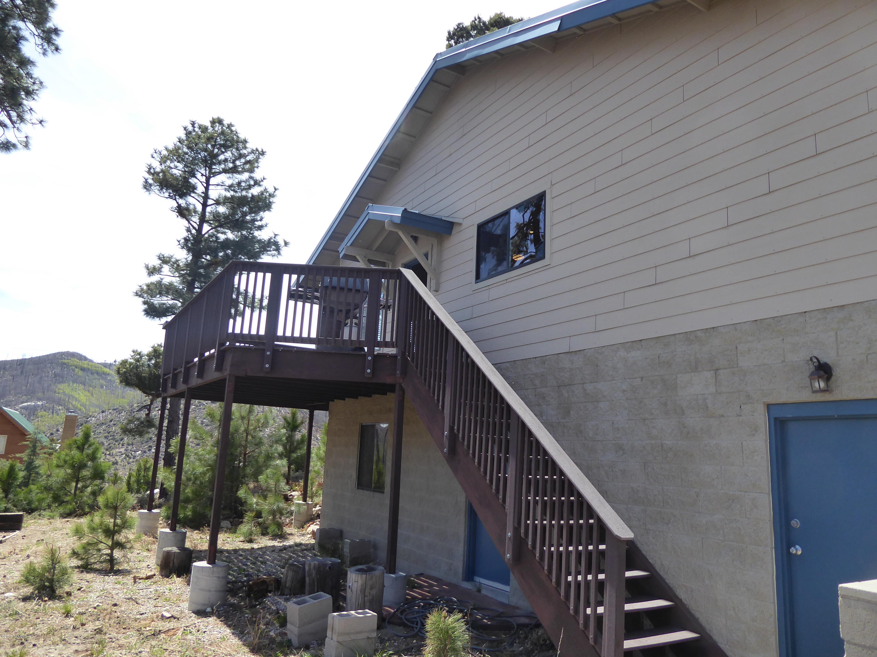 Loma Sabino Pines - Residential