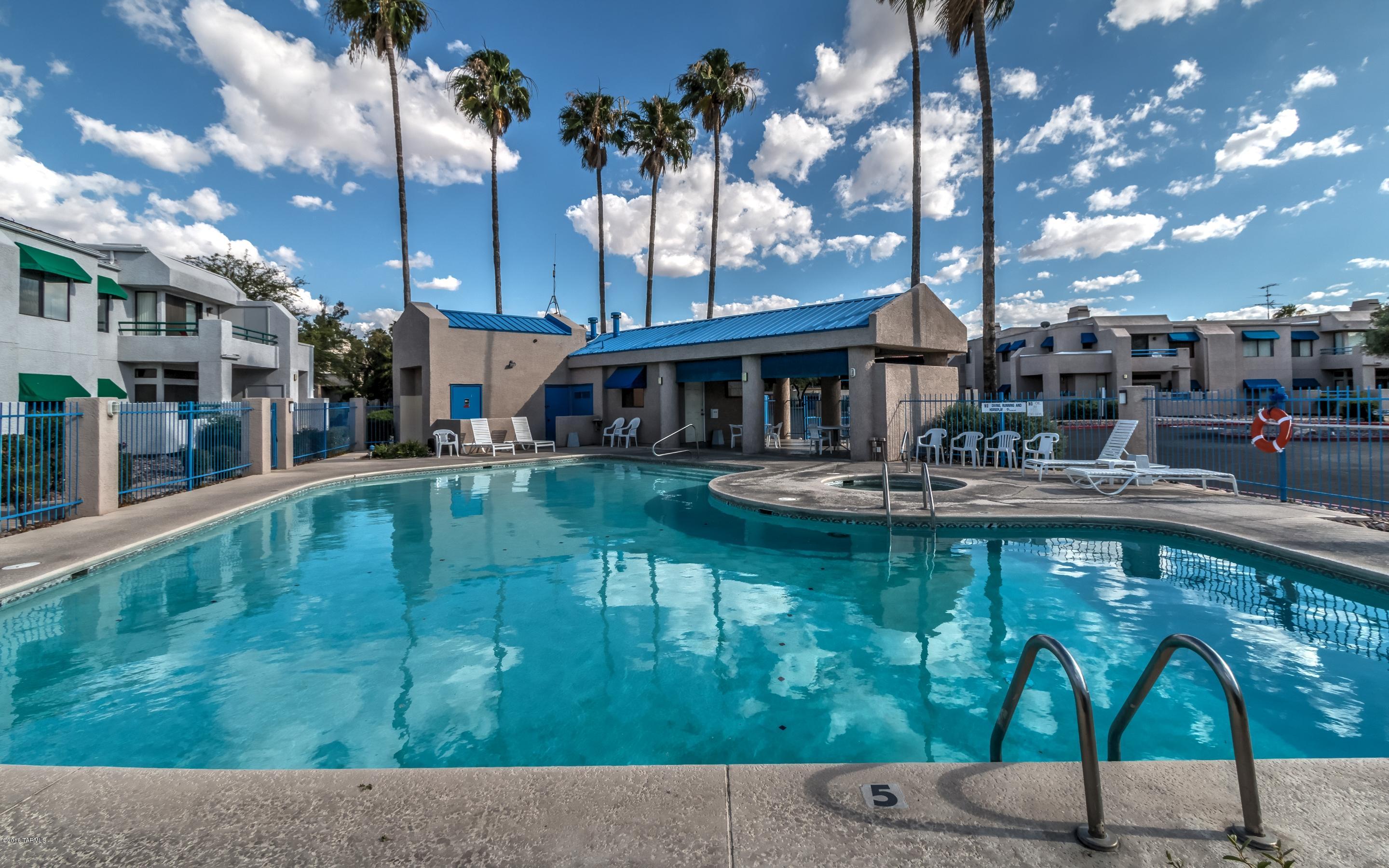 Summertree Condominiums (1-224) - Residential