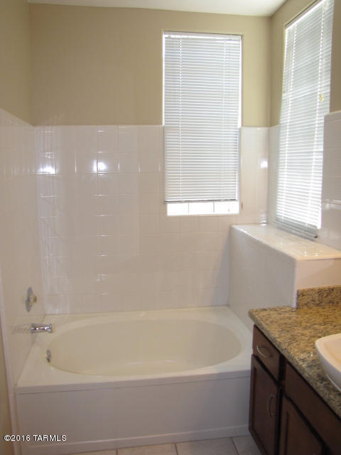 River At North Campbell (1-59) - Residential Lease