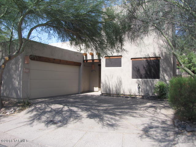 Built in 1994. Highly desired enclave of Santa Fe styled homes with community pool. Expansive great room with vaulted ceilings, clerestory windows, gas fireplace lots of tile, all appliances. Large master suite upstairs. 2BRs and 1 BA downstairs.  Easy access to UMC, U of A, River Walk, great restaurants and Trader Joe's! Pets are subject to approval. ***Rental Rate reflects a $65 concession in exchange for Tenant’s agreement to change HAVAC filters monthly. Rental rates are $65/Mo higher than stated w/o concession.***