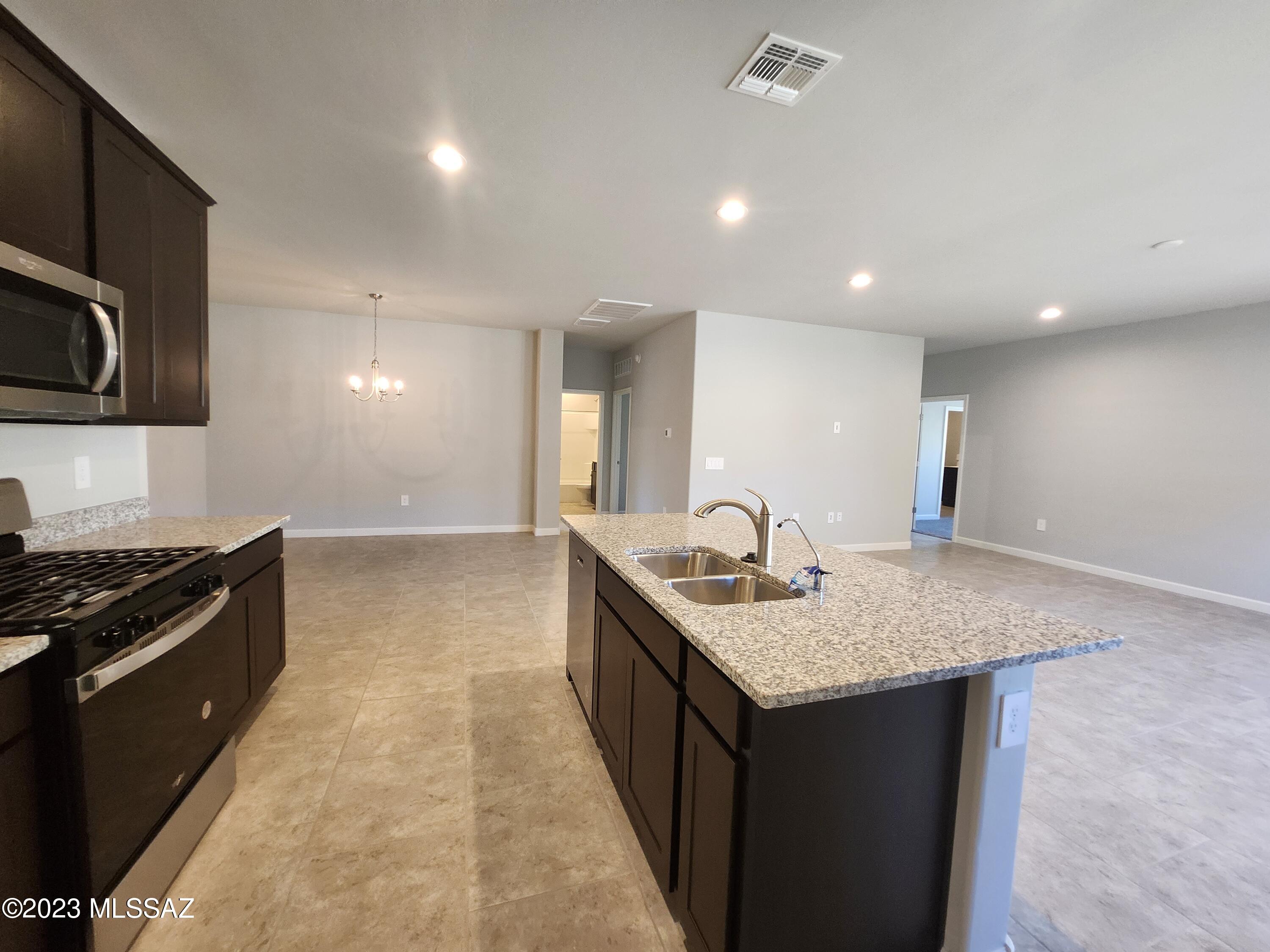 Saguaro Bloom 7A - Residential