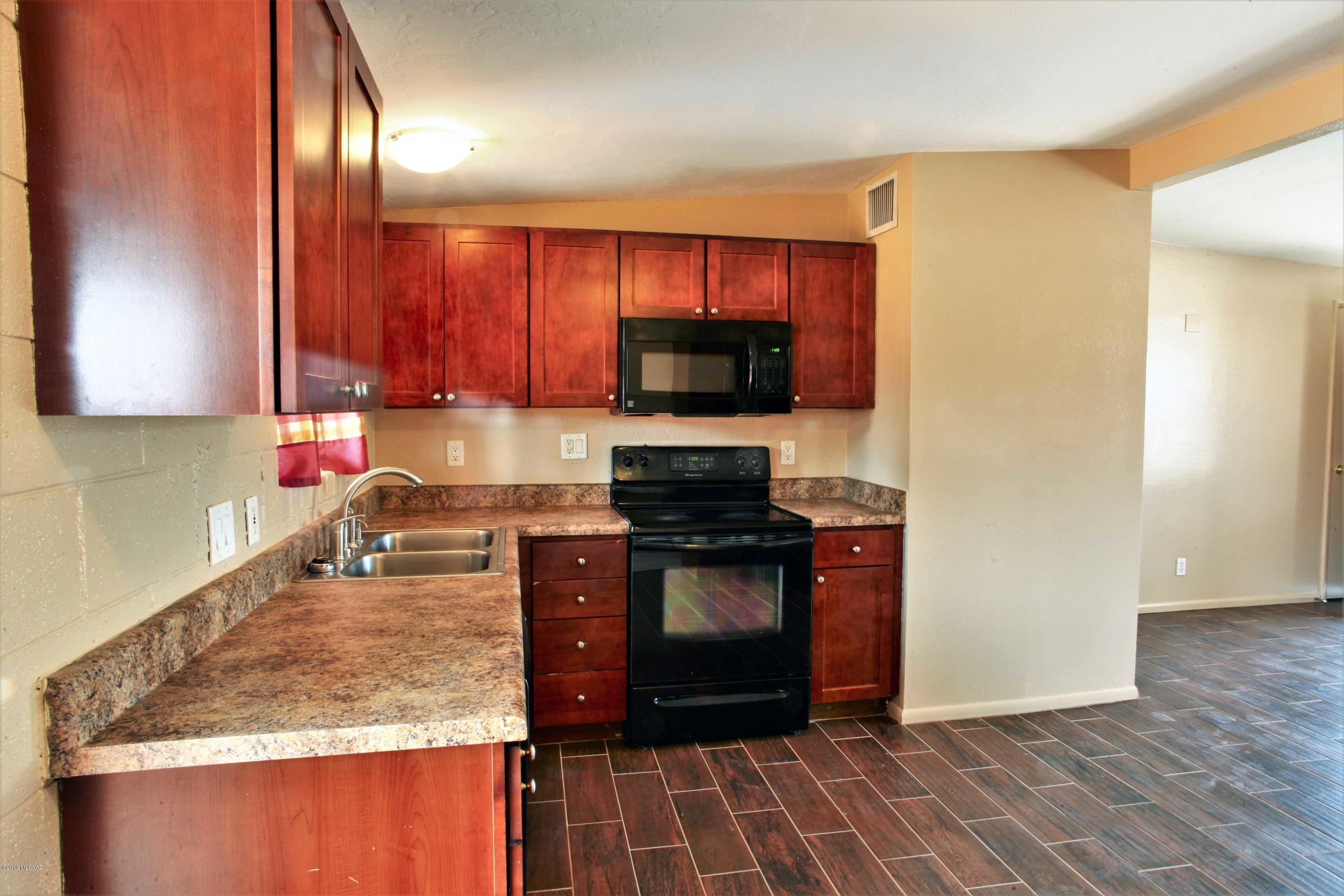 Columbus Park Condominiums (1-60) - Residential