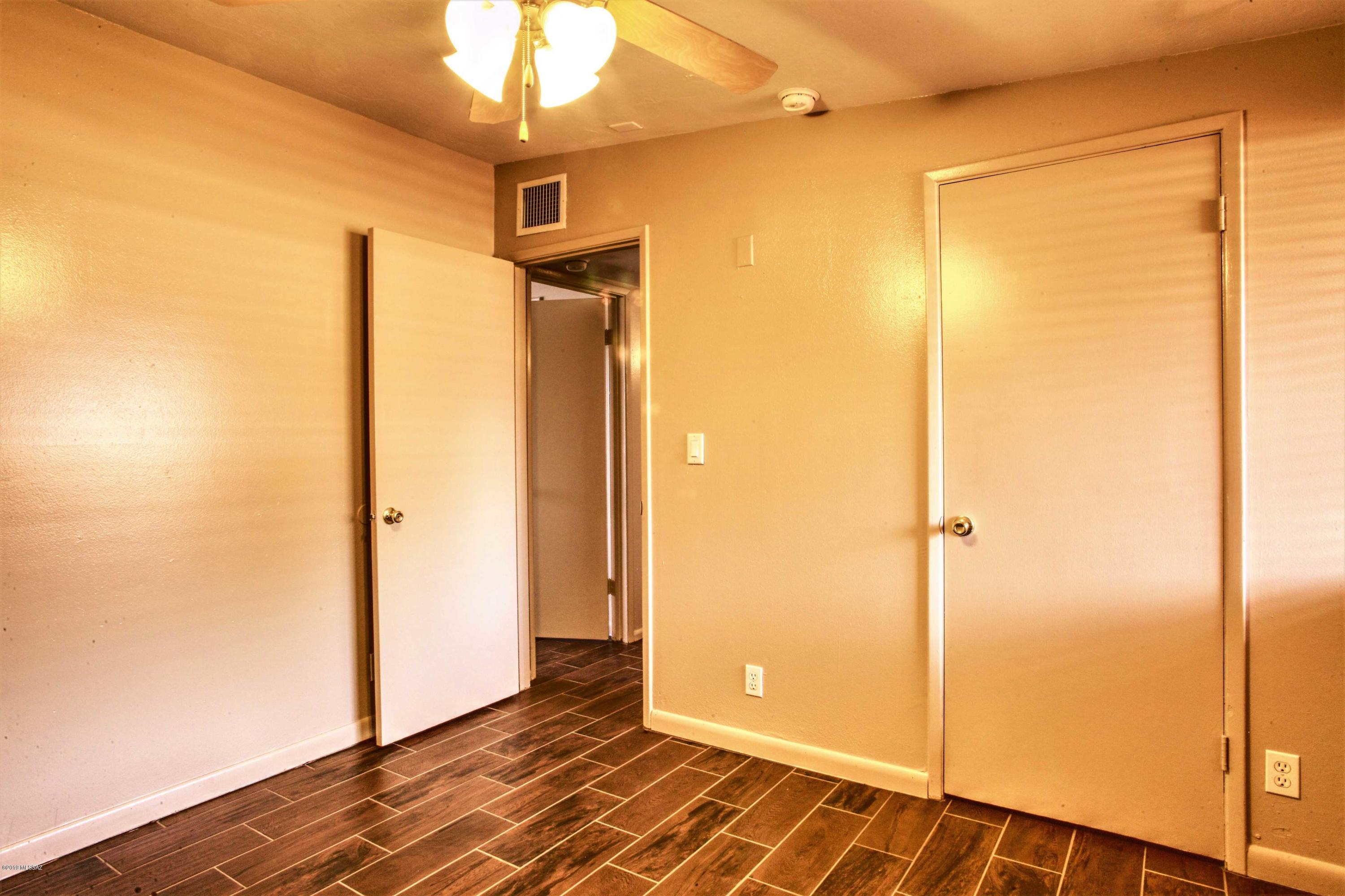 Columbus Park Condominiums (1-60) - Residential