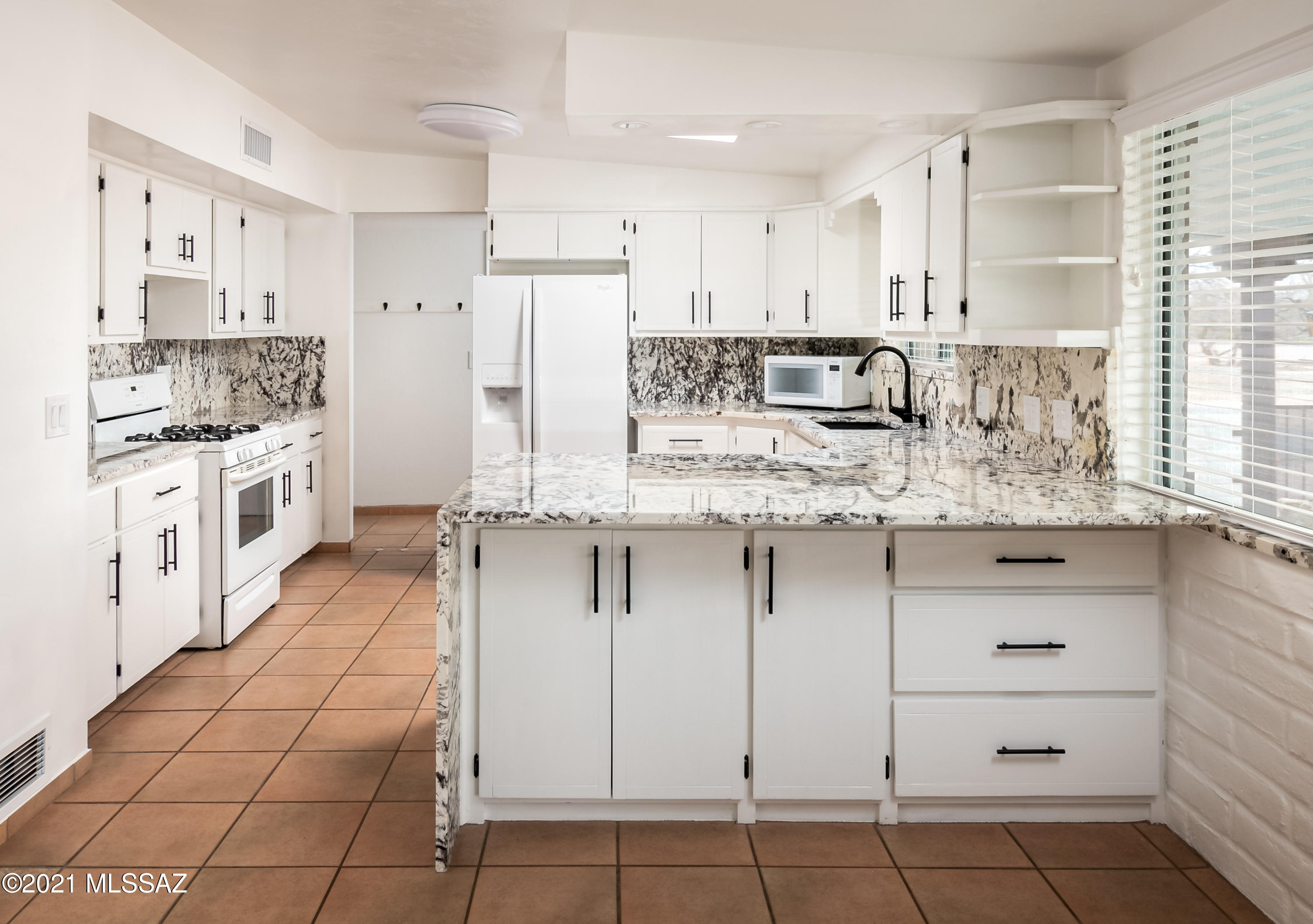 La Cholla Airpark - Residential