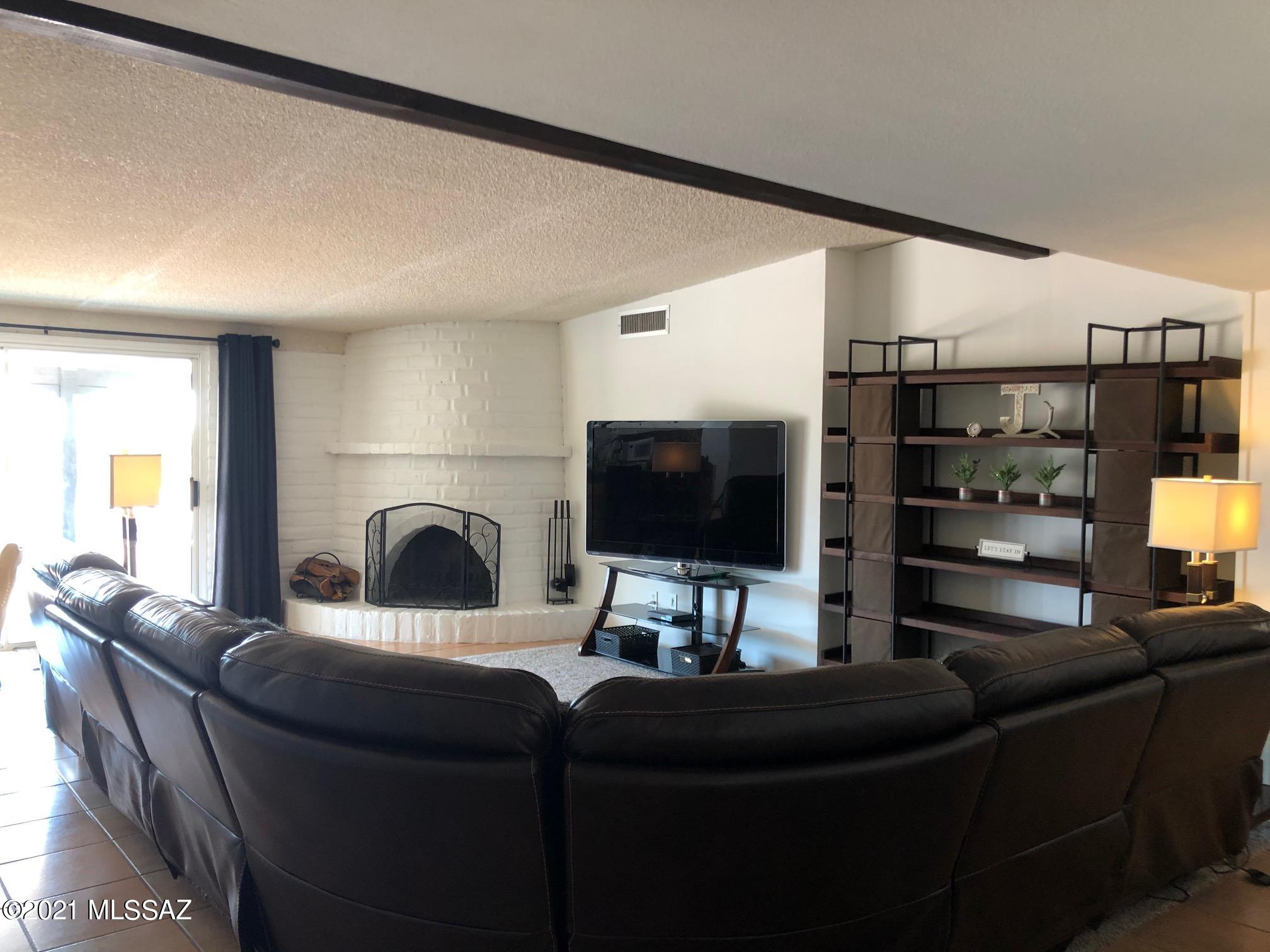 La Cholla Airpark - Residential