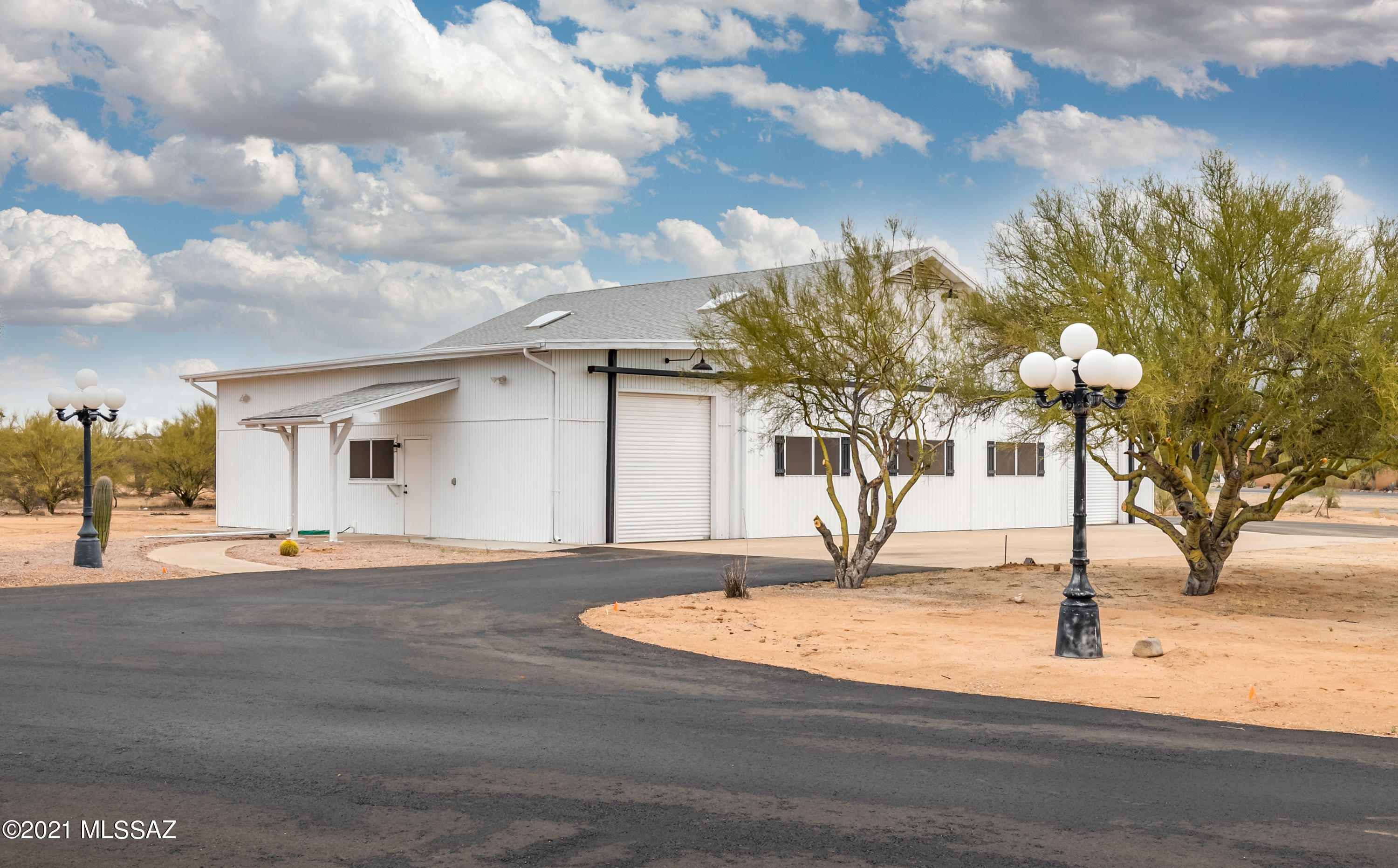 La Cholla Airpark - Residential