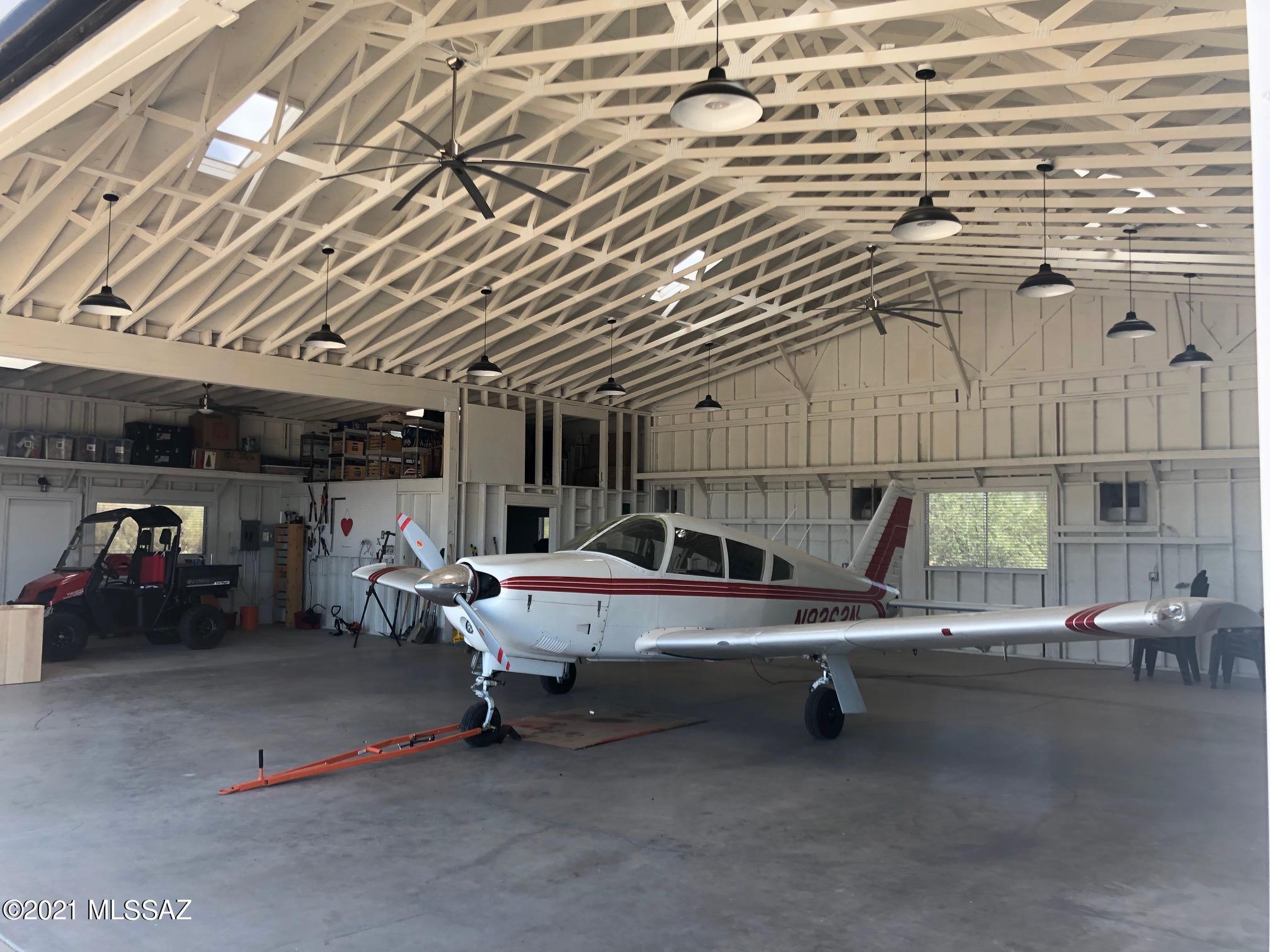 La Cholla Airpark - Residential