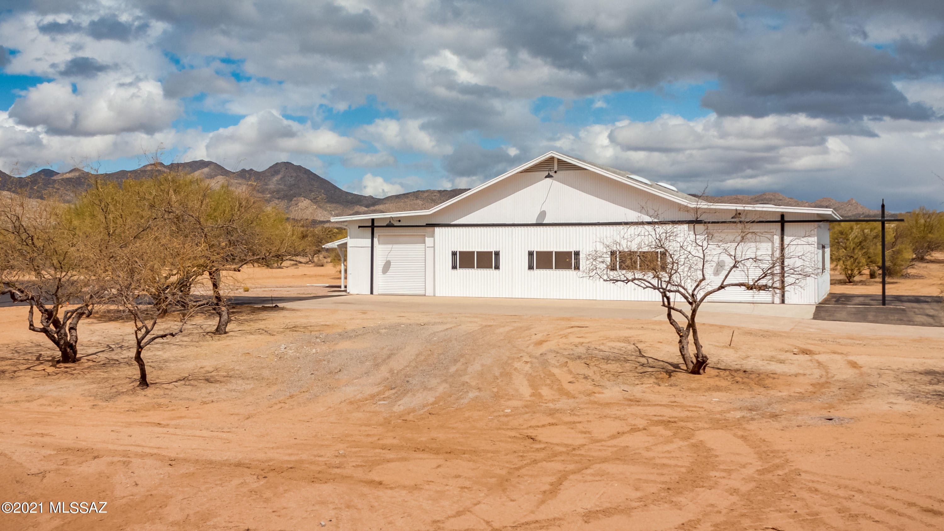 La Cholla Airpark - Residential