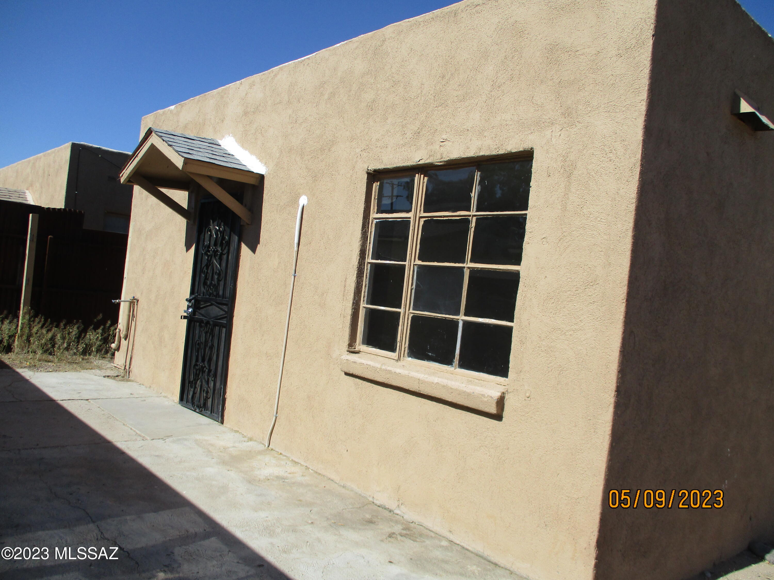 Cute home that is light and bright with a large private yard, New Appliances