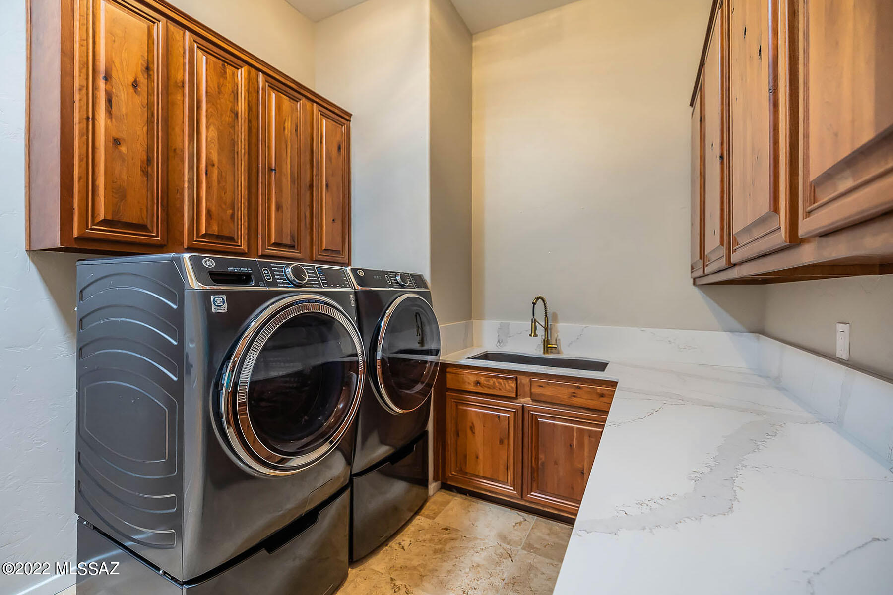 Honey Bee Canyon Estates - Residential