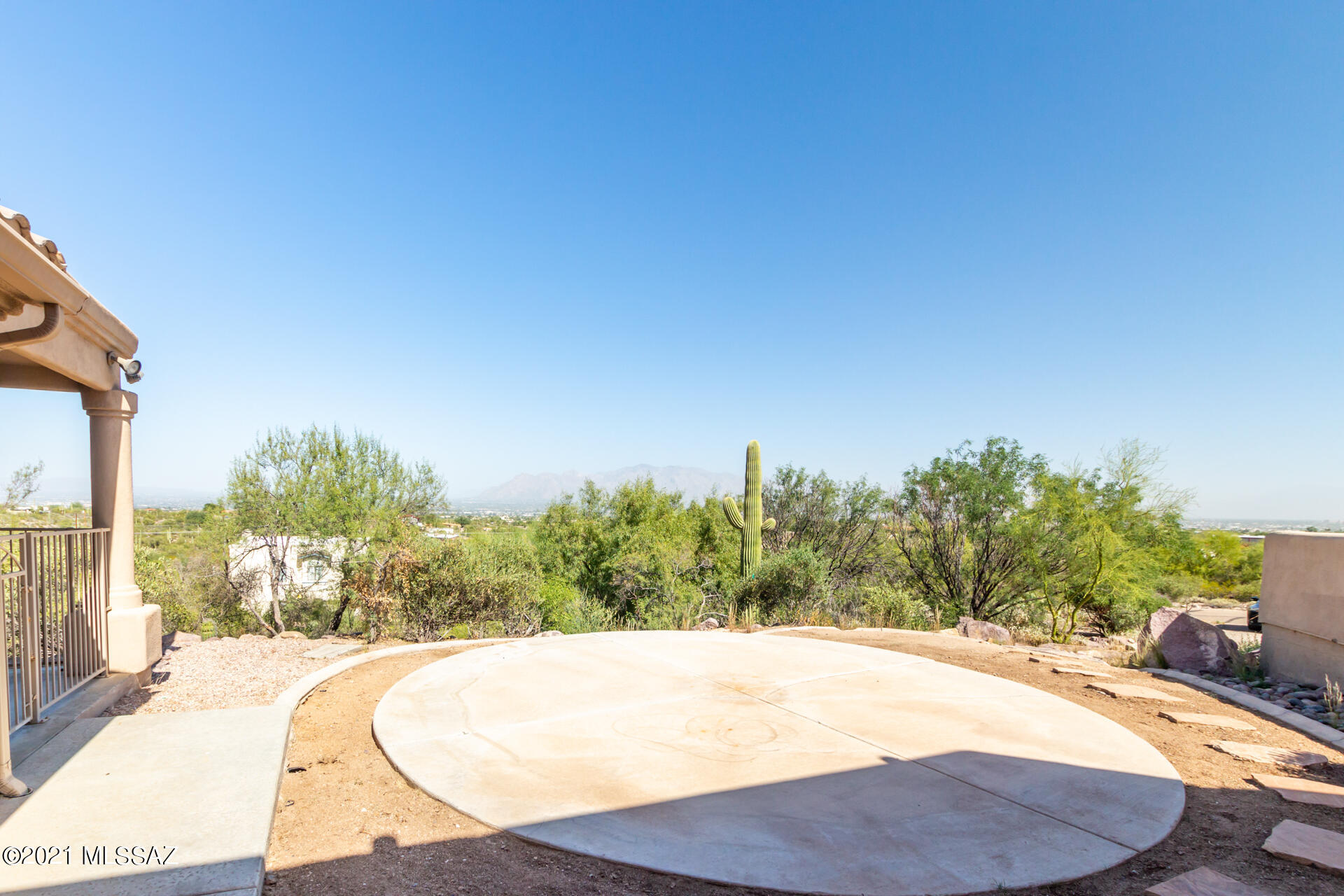 Vista De La Sierra De Dios - Residential