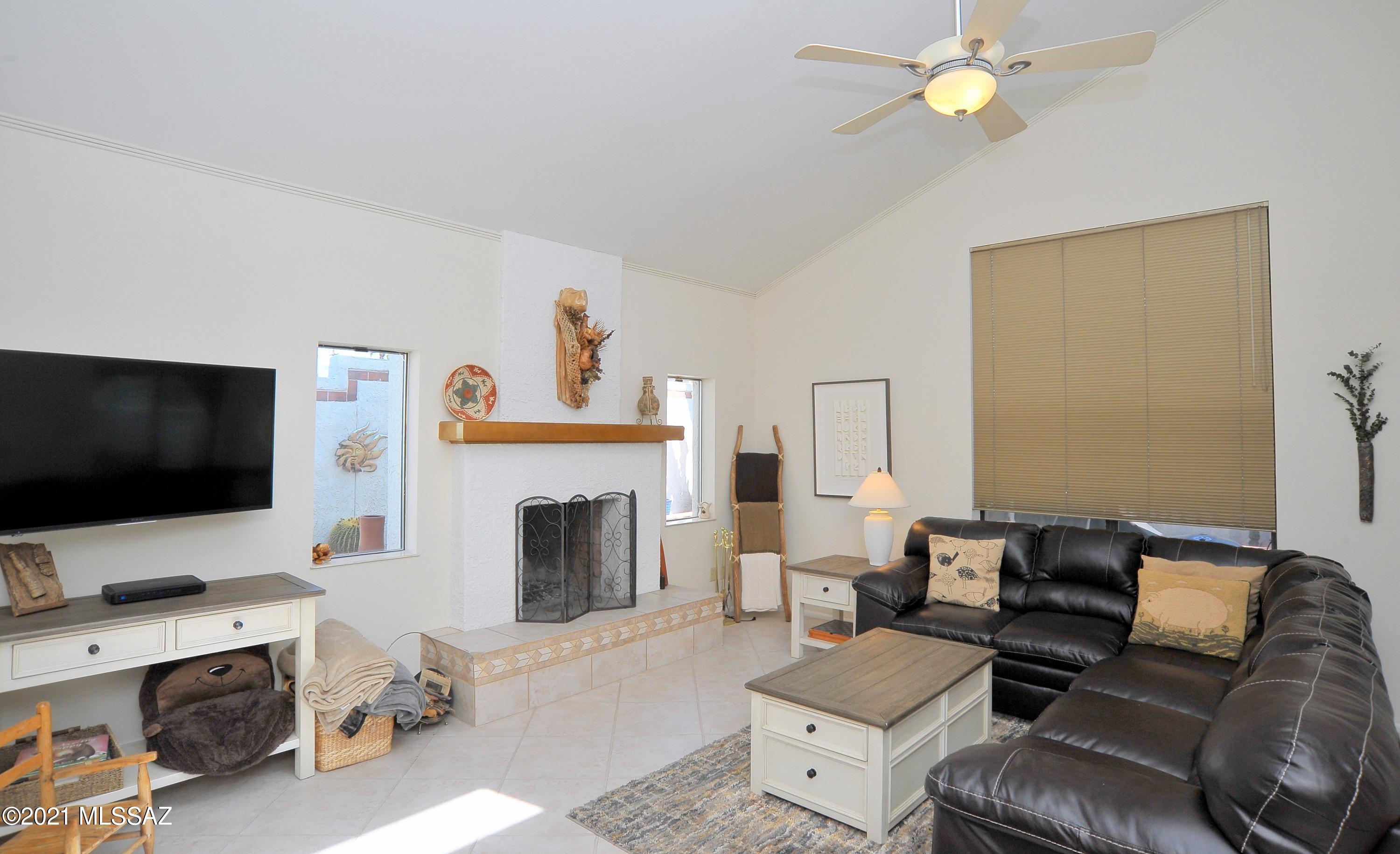 Tanque Verde Est Townhouses - Residential