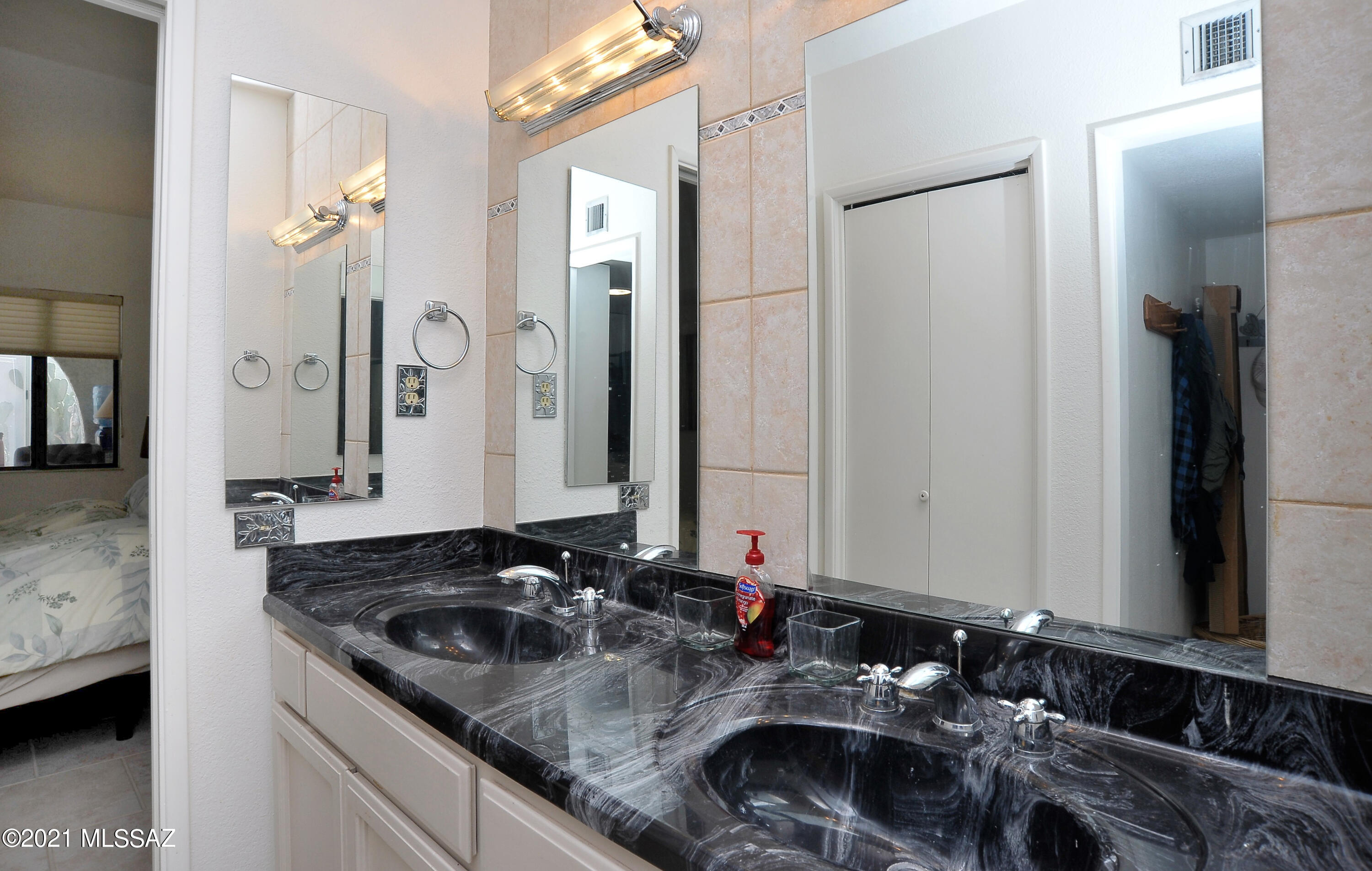 Tanque Verde Est Townhouses - Residential