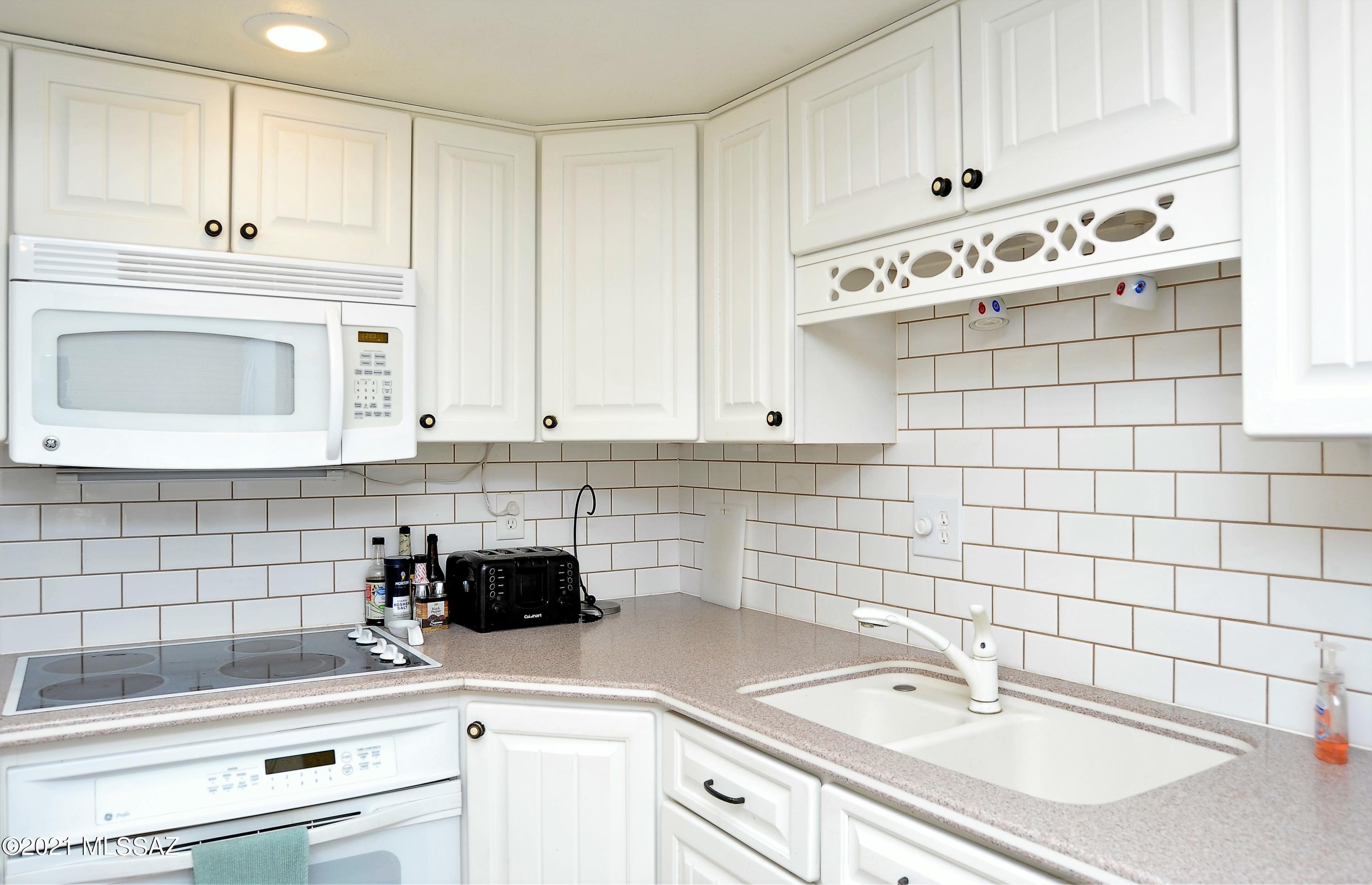 Tanque Verde Est Townhouses - Residential