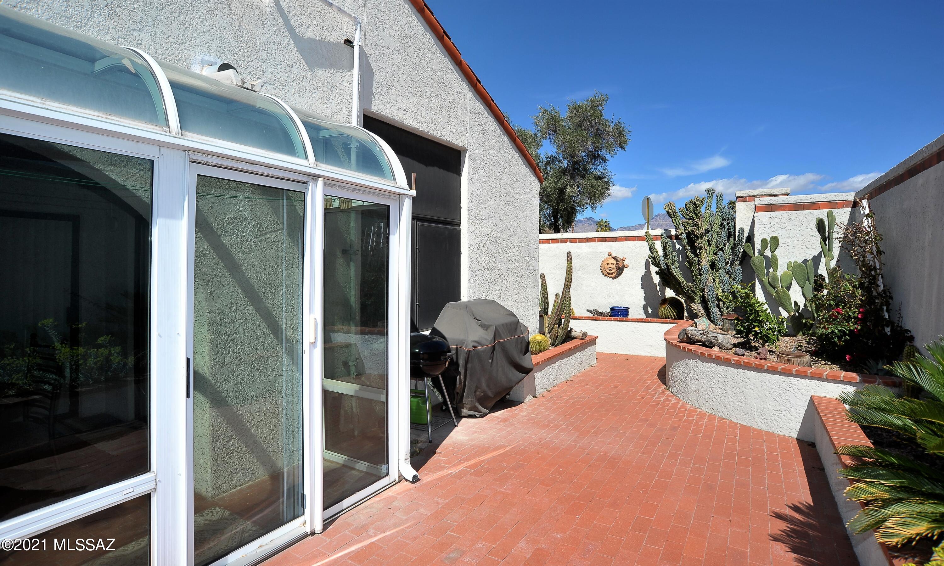 Tanque Verde Est Townhouses - Residential