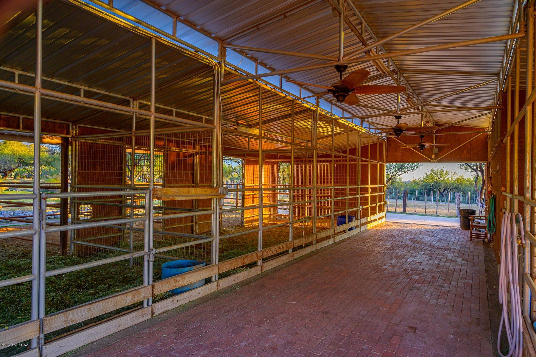 La Cholla Airpark - Residential