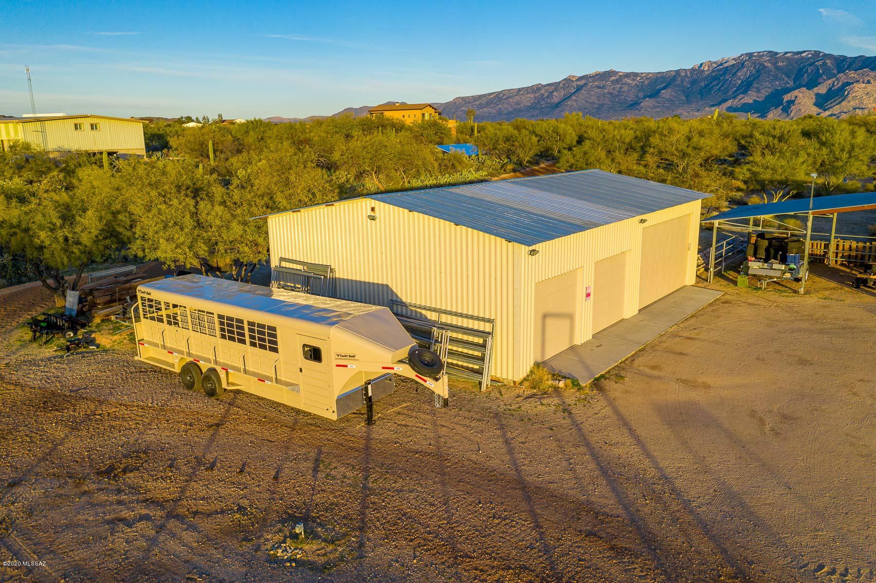 La Cholla Airpark - Residential