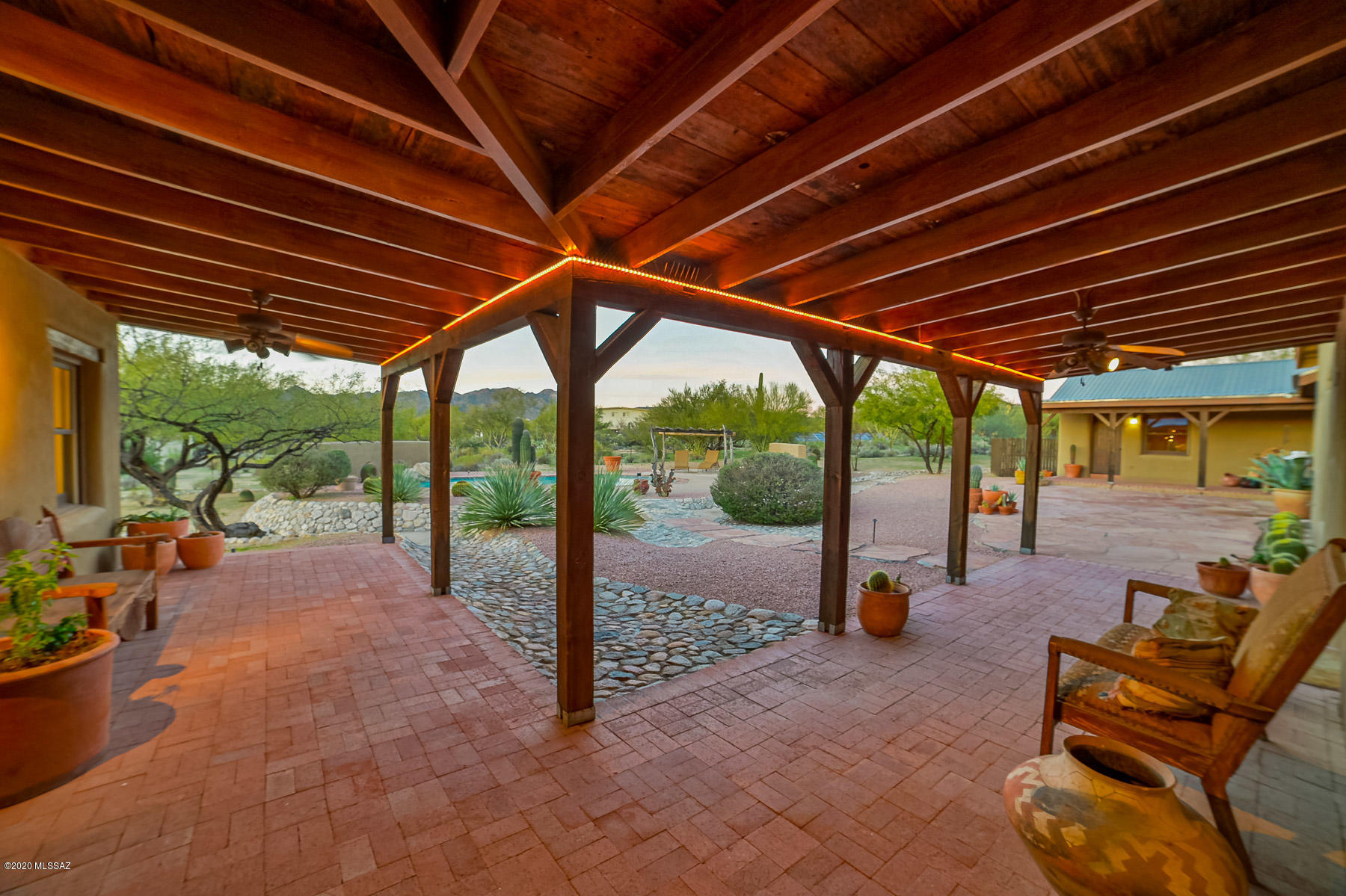 La Cholla Airpark - Residential