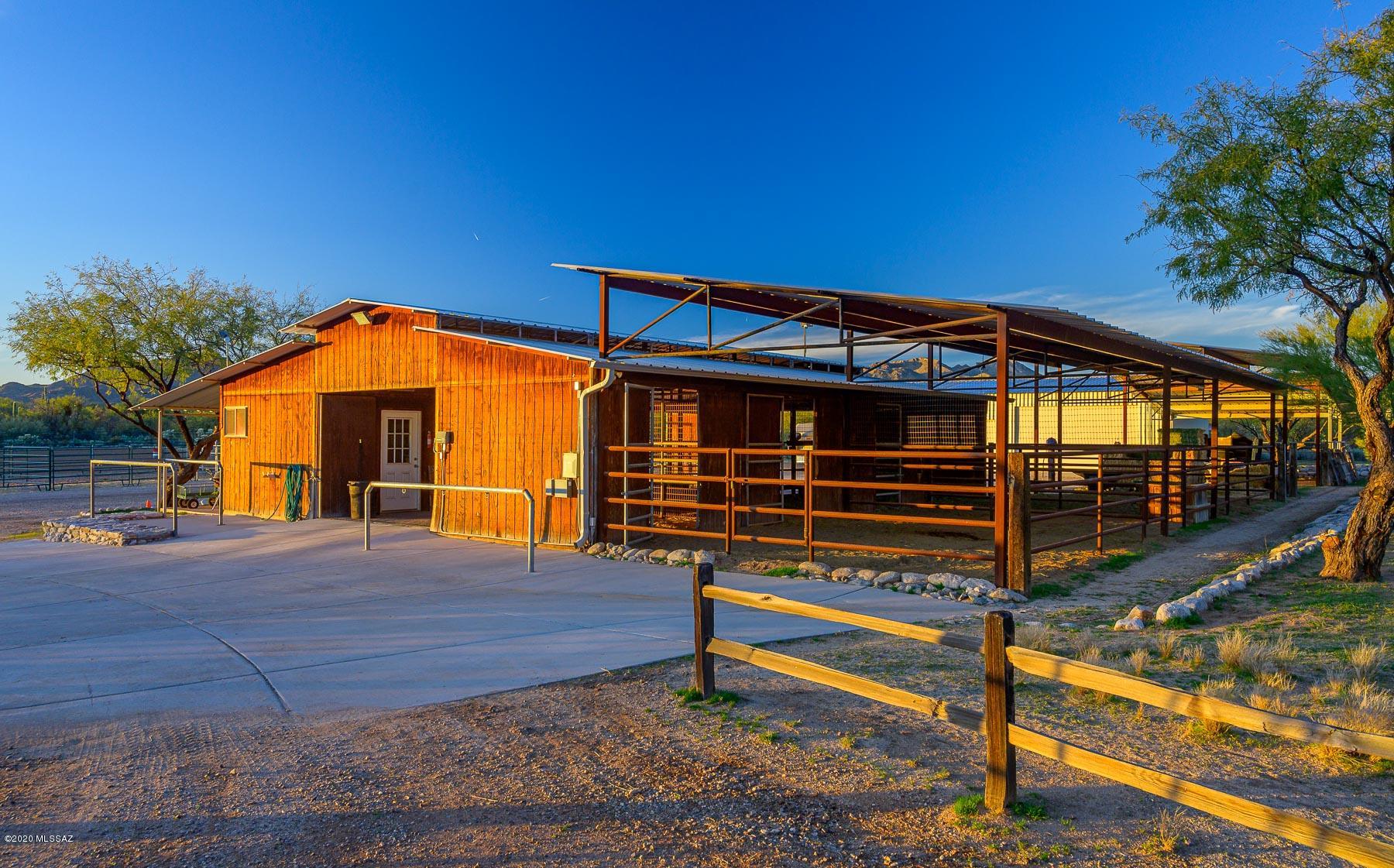 La Cholla Airpark - Residential