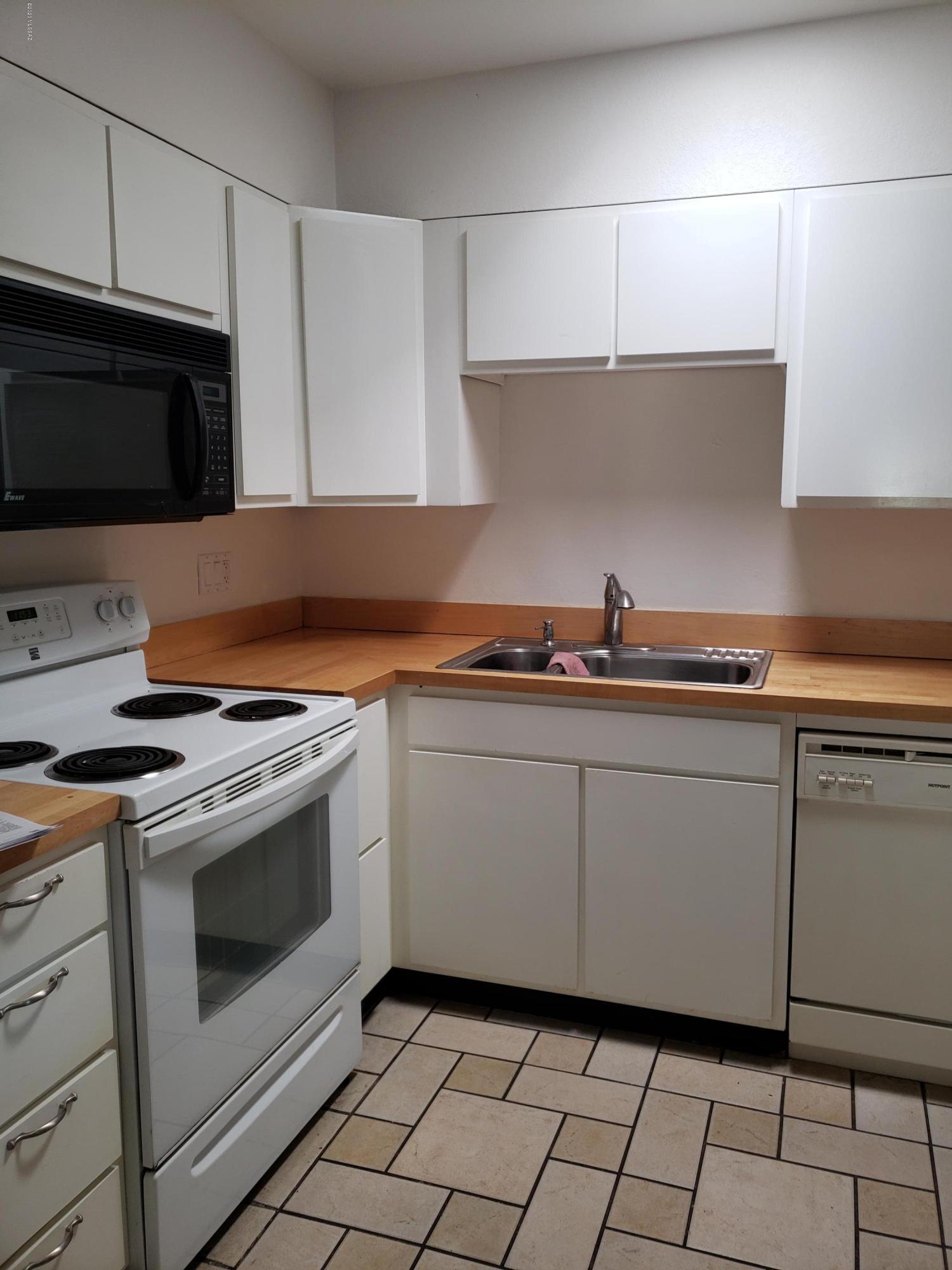 Casas De Pueblo - Residential Lease