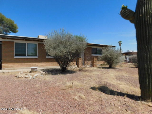 Auction property. Listing agent has not seen the interior of the property and the information herein is solely estimated.