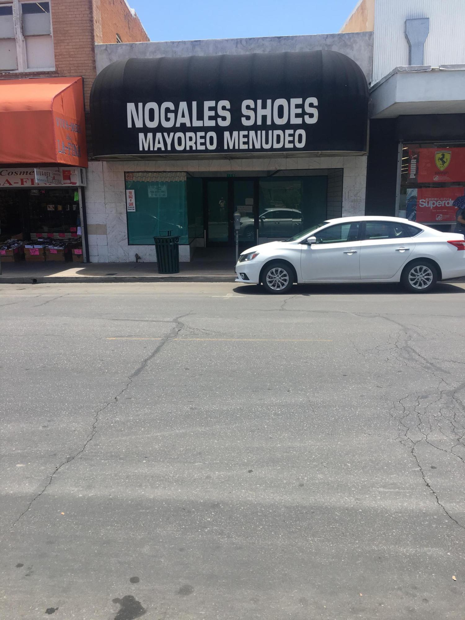 Commercial retail store on East side of Morley Avenue