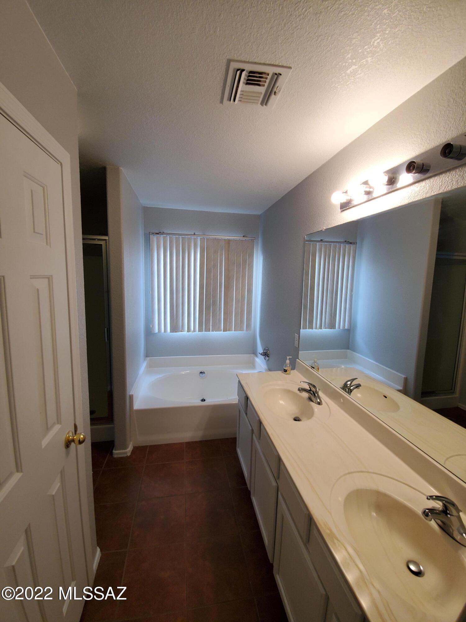 Ironwood (1-139) - Residential Lease