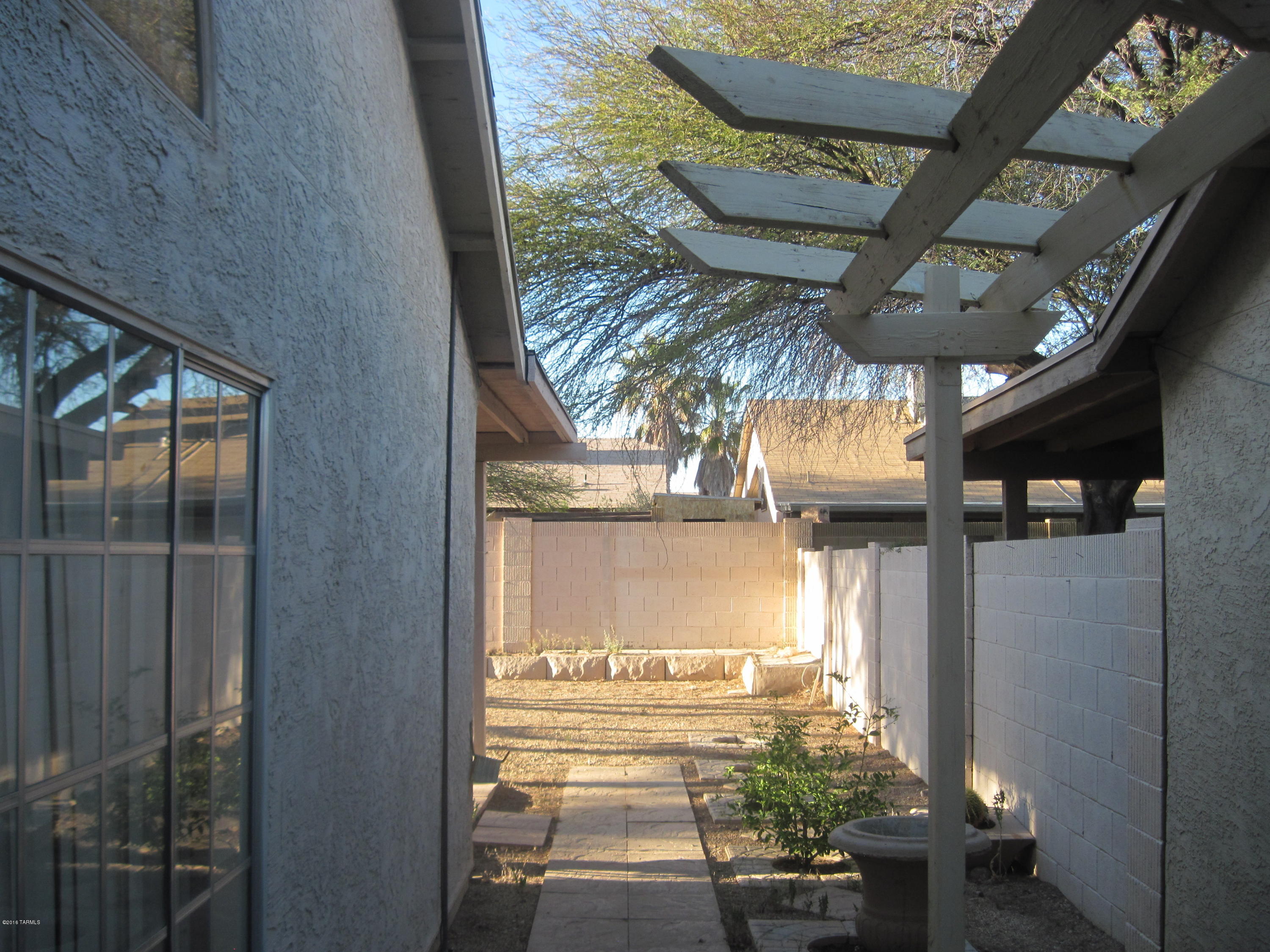 Mountain View Manor - Residential