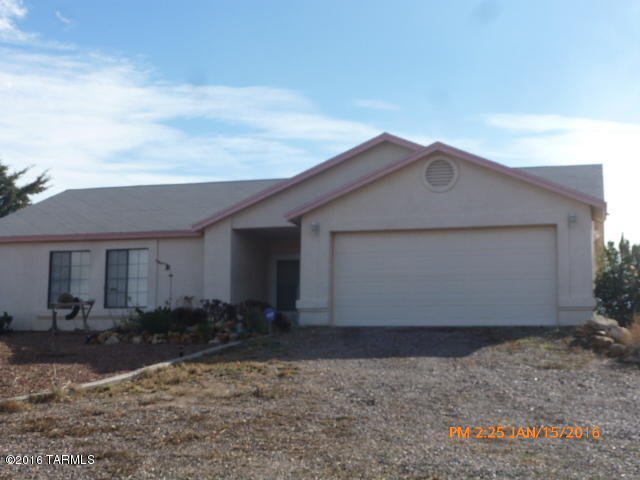 Newer 3 bed, 2 bath home built in 2000.  2-car garage. 1385 s.ft. living space. Big, open kitchen, with island. Separate pantry, and separate laundry room. Garage has storage cabinets. Good condition. 1.1 acre lot. Water is provided through well share agreement. Located on a hill, home has excellent 360* views.  Great starter home, it is the best value in all of Safford.  See attachment for PAS requirements and WFHM offer submittal information in MLS document section.