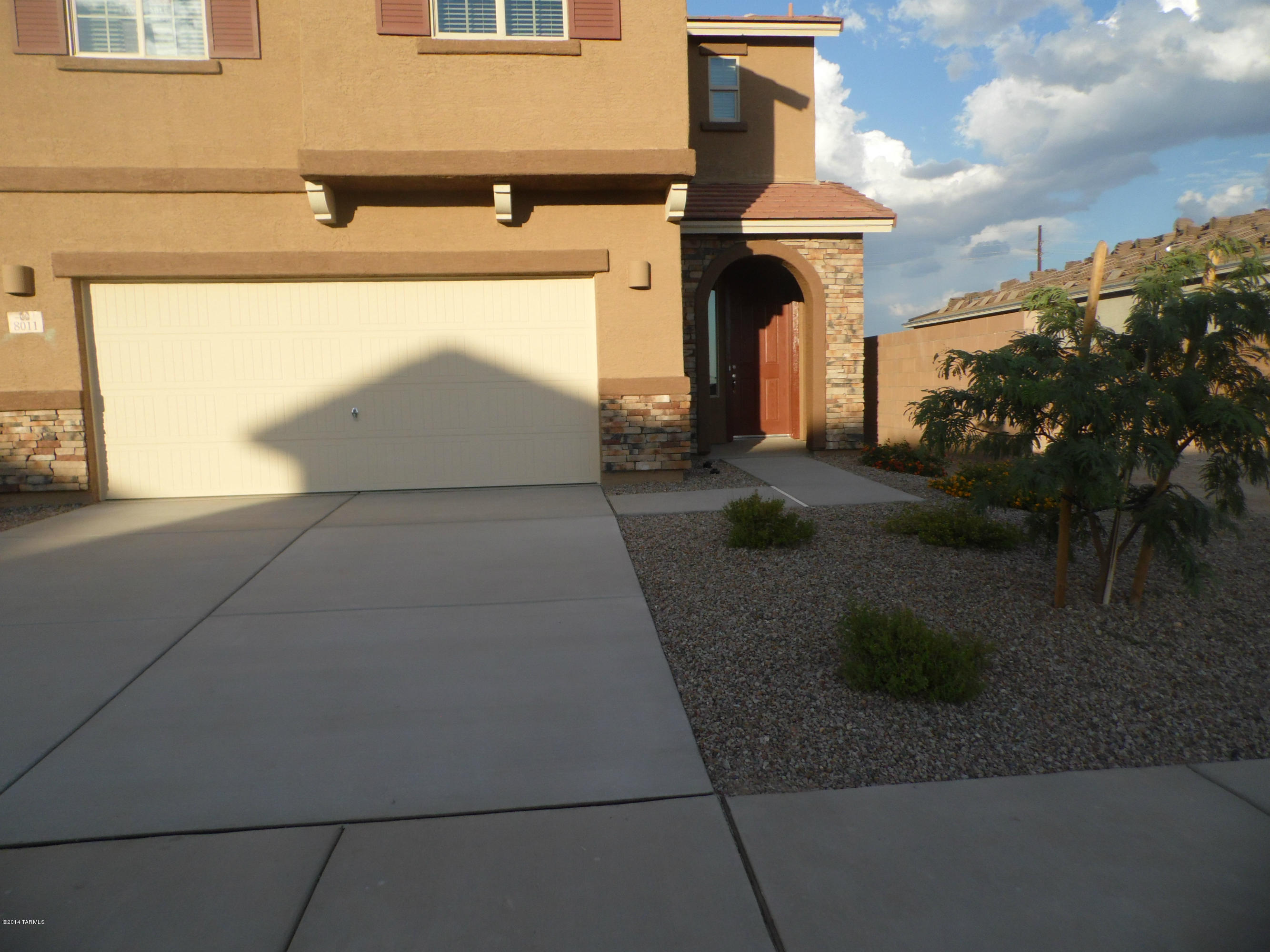 Interstate 10 and Kolb Road - Residential