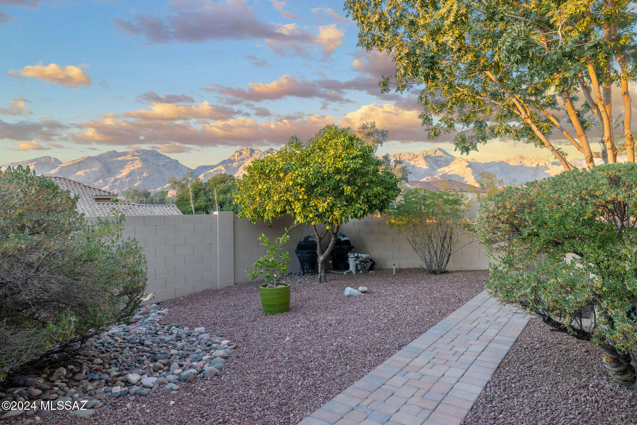 Shadows @ Sabino (1-103) - Residential