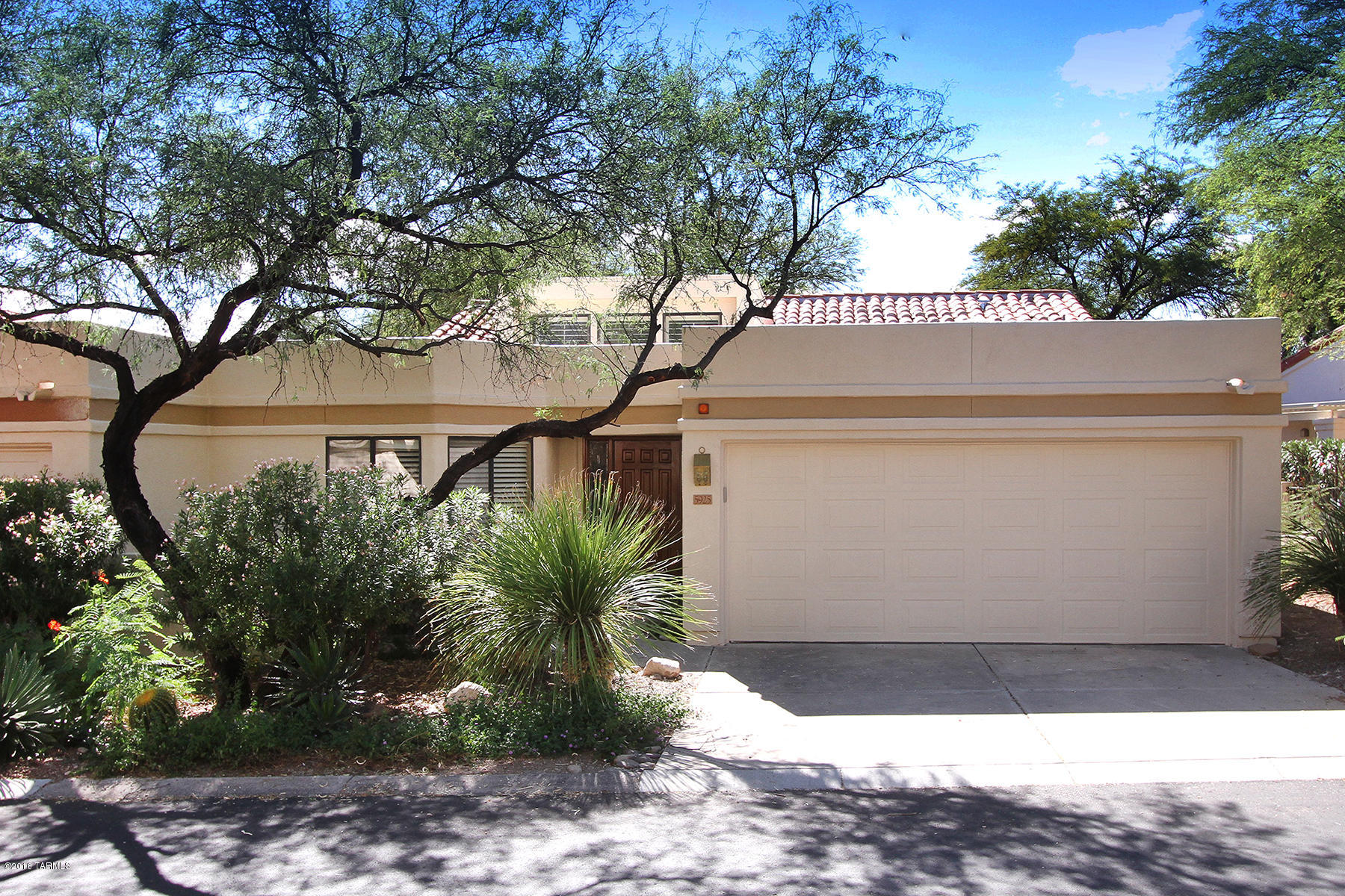 High ceilings & light-filled living spaces immediately greet you upon entering this La Paloma charmer.  Freshly painted in warm, welcoming colors, you'll be thrilled at the optimum layout for everyday living as well as entertaining house guests.  The split bedroom plan offers a living room w/dramatic vaulted ceiling, inviting fireplace & a wall of sliders to the rear patio.  The large master suite also features a vaulted ceiling, an additional wall of windows & sliders to access the wrap-around patio, dual sinks, garden tub, separate shower & tons of storage w a wall of built-in cabinetry and large walk-in closet.  Eat/entertain in the formal dining or the eat-in kitchen with access to a charming slated cover patio.  Close to community pool.