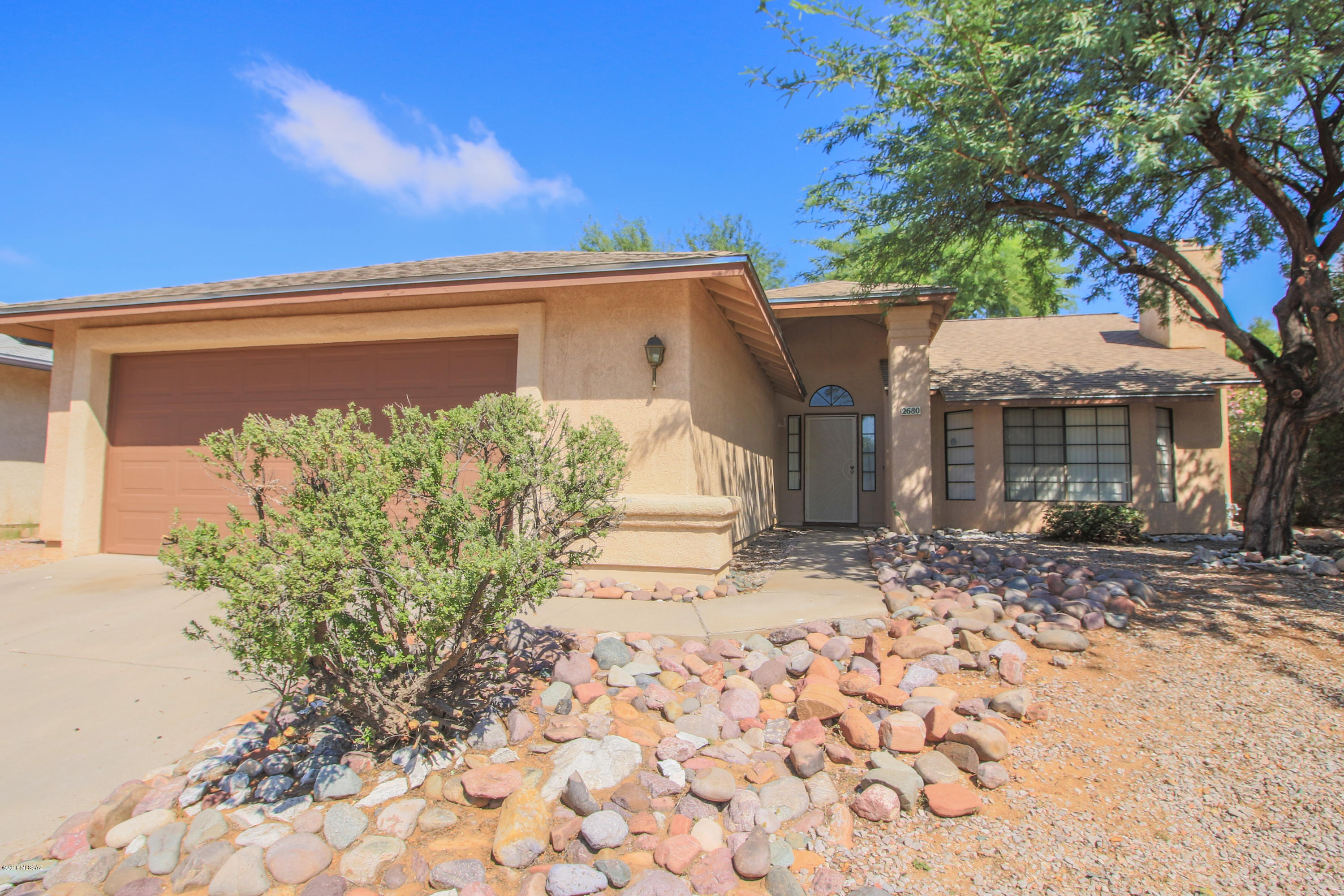 Location, luxury and  privacy! Don't miss out on this wonderful property displaying true pride and care. Mature backyard & front yard vegetation for excellent shade and bright open layout inside.  Be ready to fall in love and move in!