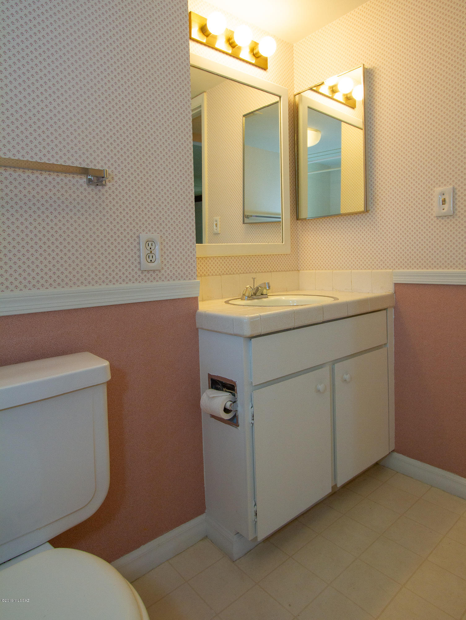 El Encanto Apartments - Residential