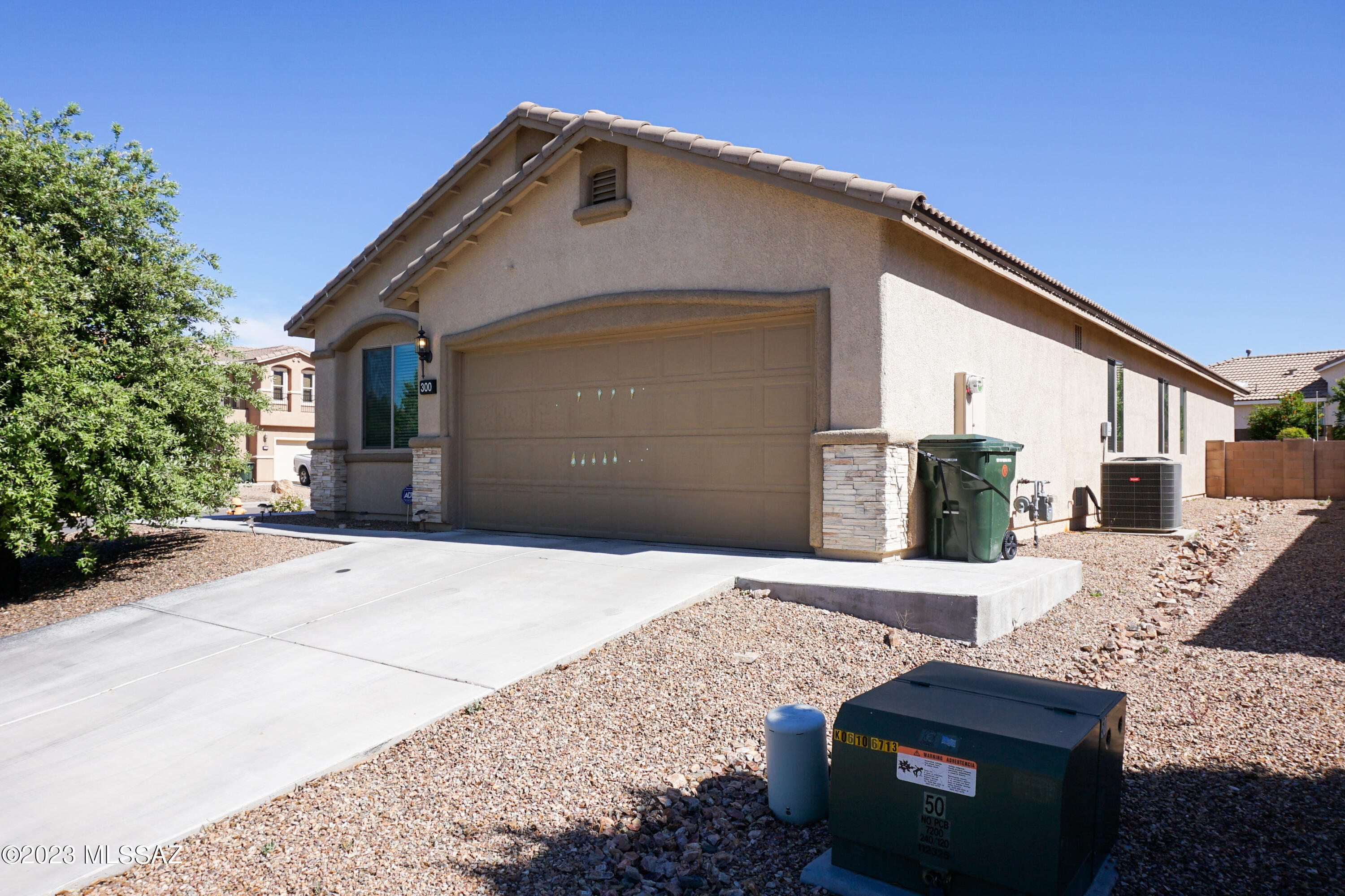 Click on the virtual tour to view: NO HOA! IMMACULATE & MOVE IN READY! This STUNNING 4BD 2BA home is fully loaded with upgrades. On a corner lot BOASTING PRIDE of ownership this home shows like a ''MODEL''. Featuring an inviting open great room floor plan, a large ISLAND kitchen with SUBWAY tile accents & stainless steel appliances (newer DW), beautiful granite countertops, tons of counter & storage. Custom tile flooring in all the right places. Huge master suite with two large closets, dual sinks & a luxurious garden tub. 4 Solar Tubes allowing for natural light. Lots of storage . Huge laundry room w/ washer & dryer staying. Reverse osmosis & water softener. Professionally landscaped to include pavers & turf grass. Easy commute to Ft Huachuca, bike/walking trails and parks. MUST SEE HOME
