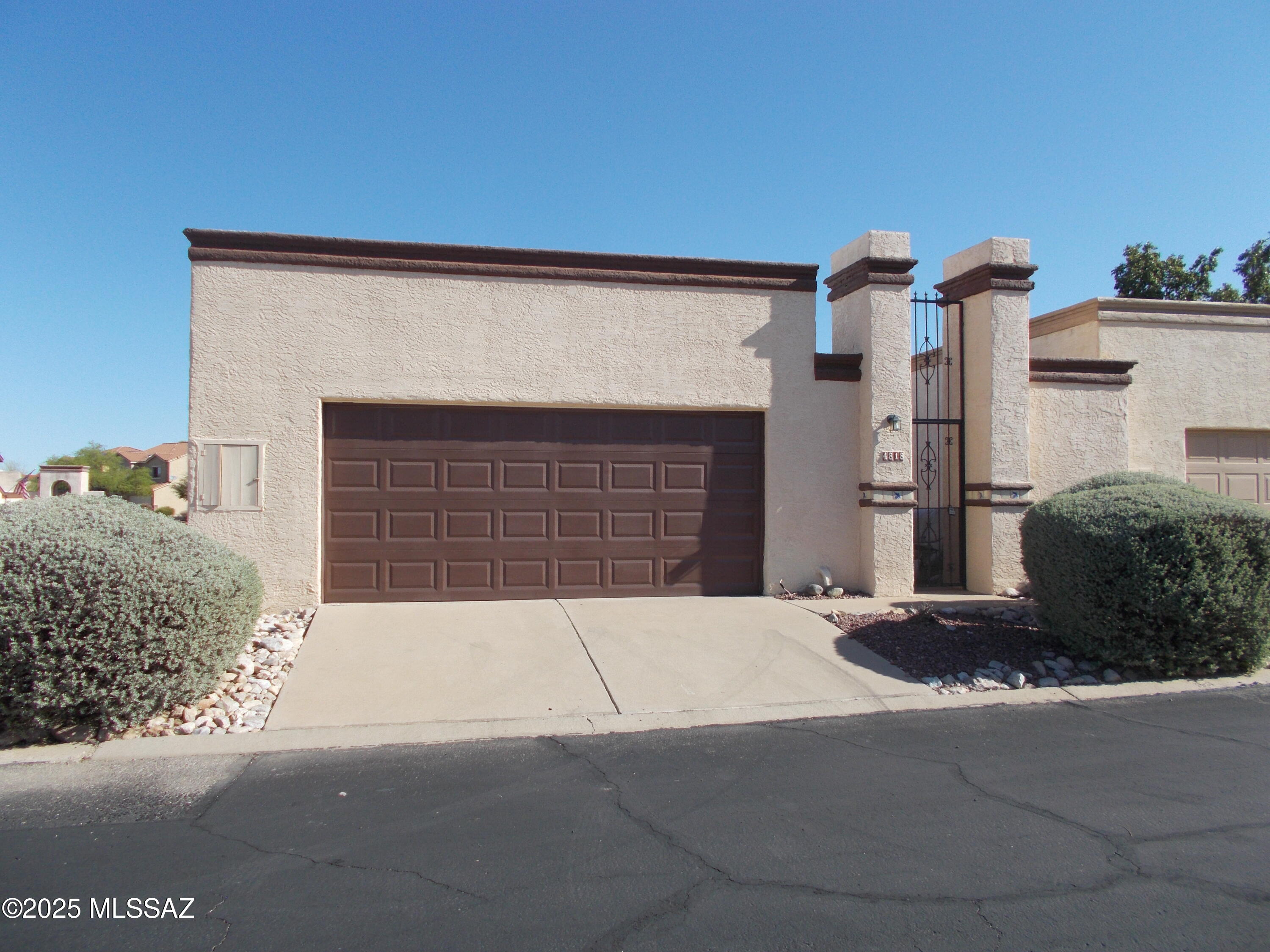 The Perfect HOME is waiting for you.  This is a great first time home, last home or anywhere in between. There are 3 bedrooms,2 baths, and 3 sets of sliding doors leading to outside. Vaulted ceilings in the in the living area and Primary give the home that spacious feel. Kitchen has gas stove and loads of space. Sliding glass doors have been upgraded and all windows have wood shutters. The mantel and fireplace bring a lot of personality to this home. There is a gate entrance and the back yard it spacious enough to relax and cook out with friends.
Community has many amenities to enjoy, pool, wading pool, spa, fitness room, tennis, racquetball and more. Home is also close to shopping, restaurants and school. This property does have two HOA's. Master and Main together are  $104 monthly.