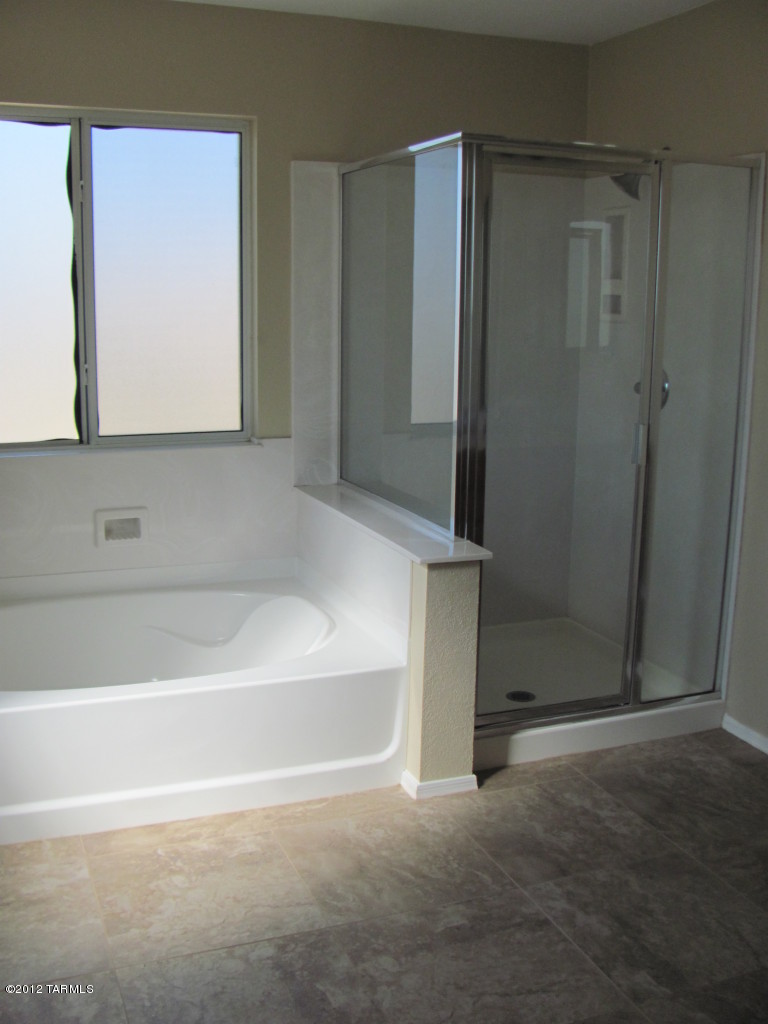 La Cholla Bluffs - Residential Lease