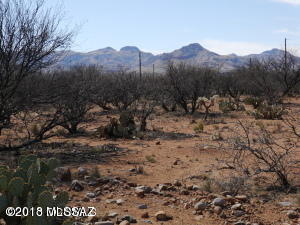 Beautiful lot surrounded by mountains. Great buildable site. Easy access.An easy way to start your home.