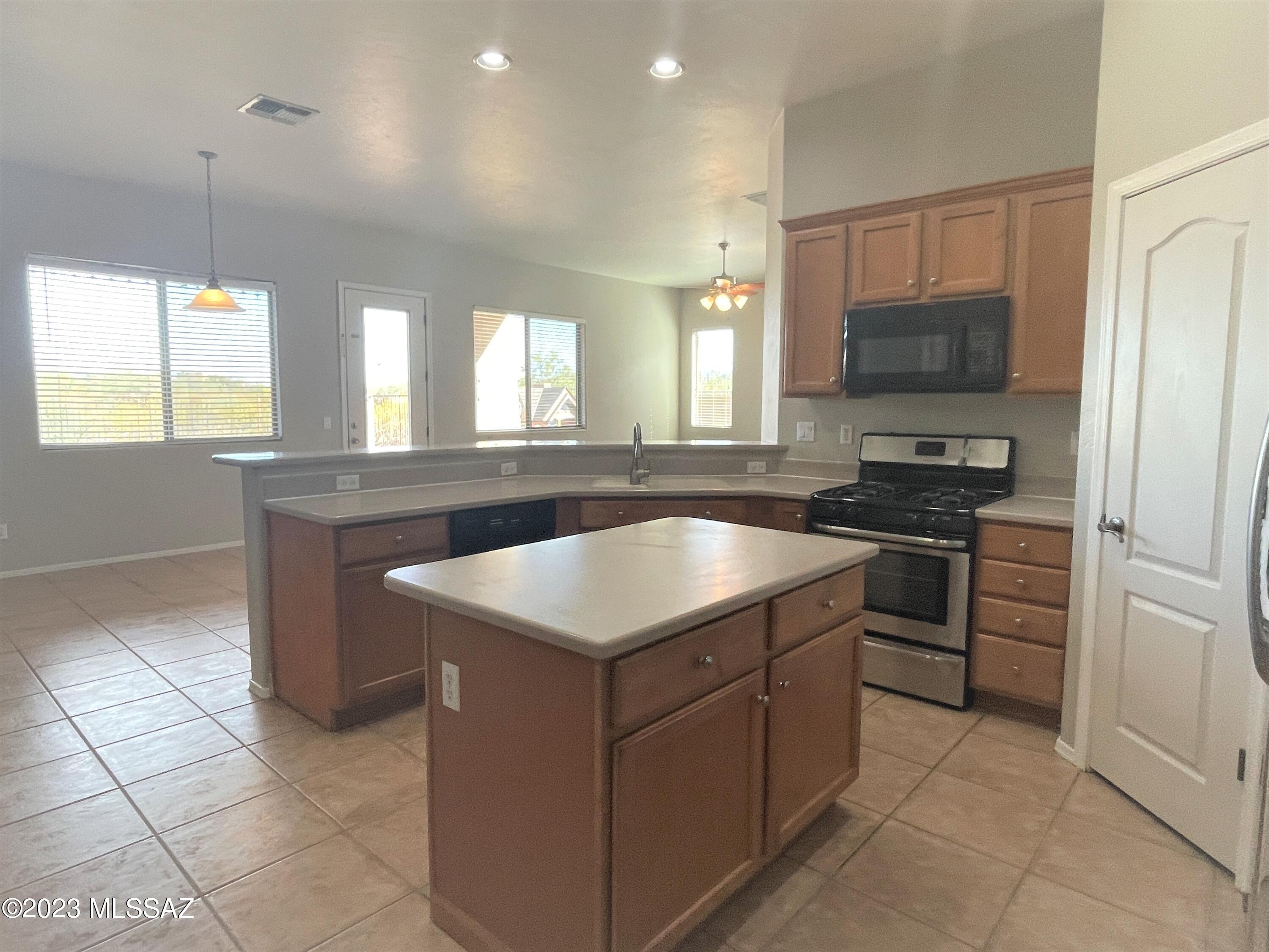 Continental Reserve Blk. 14 (1-82) - Residential Lease