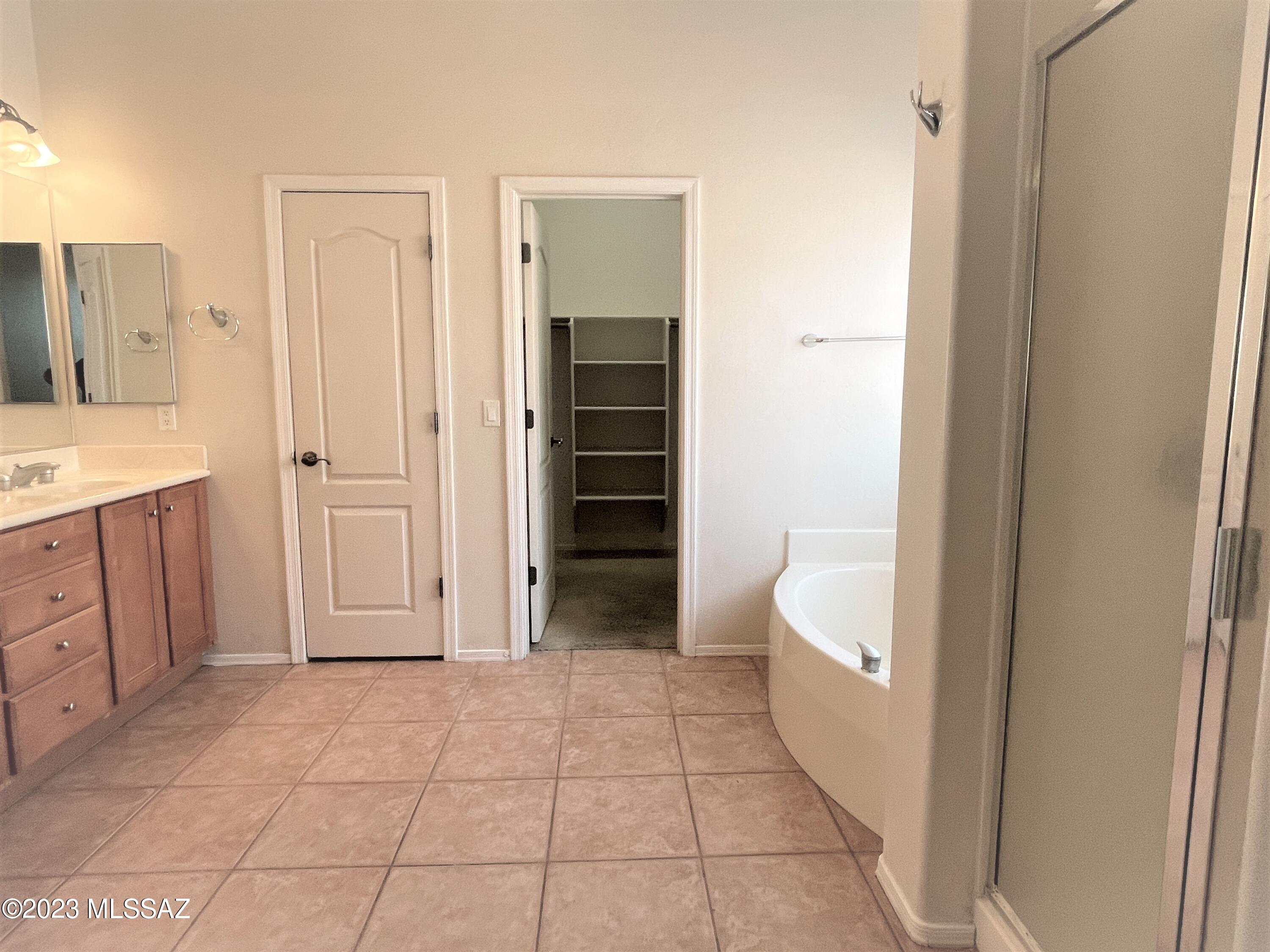Continental Reserve Blk. 14 (1-82) - Residential Lease