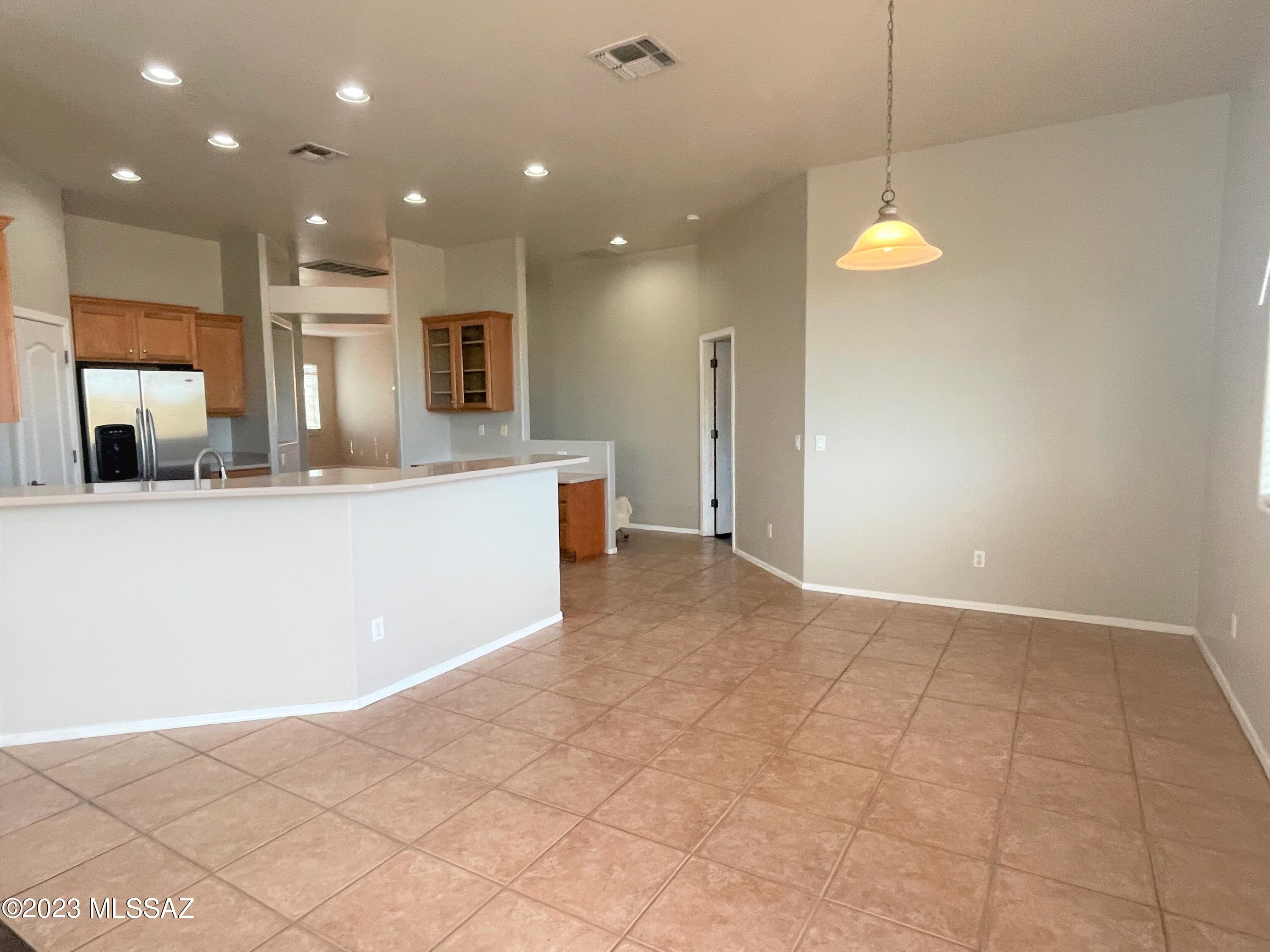 Continental Reserve Blk. 14 (1-82) - Residential Lease