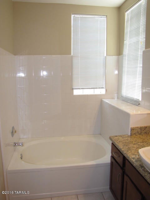River At North Campbell (1-59) - Residential Lease
