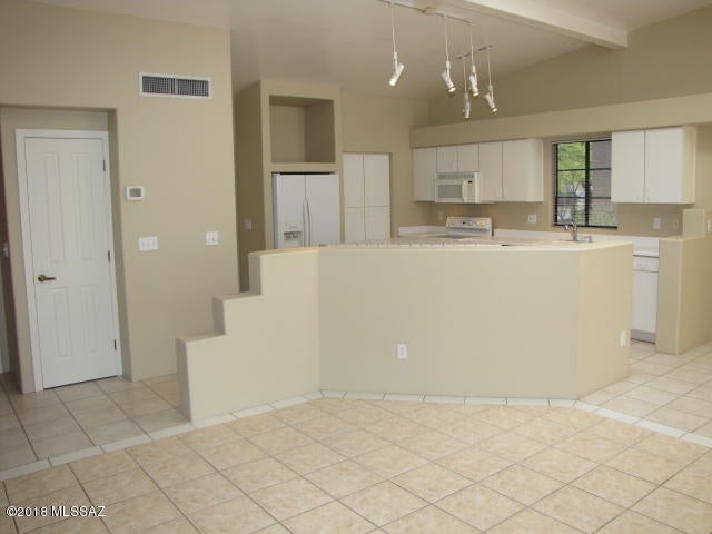 River At North Campbell (1-59) - Residential Lease