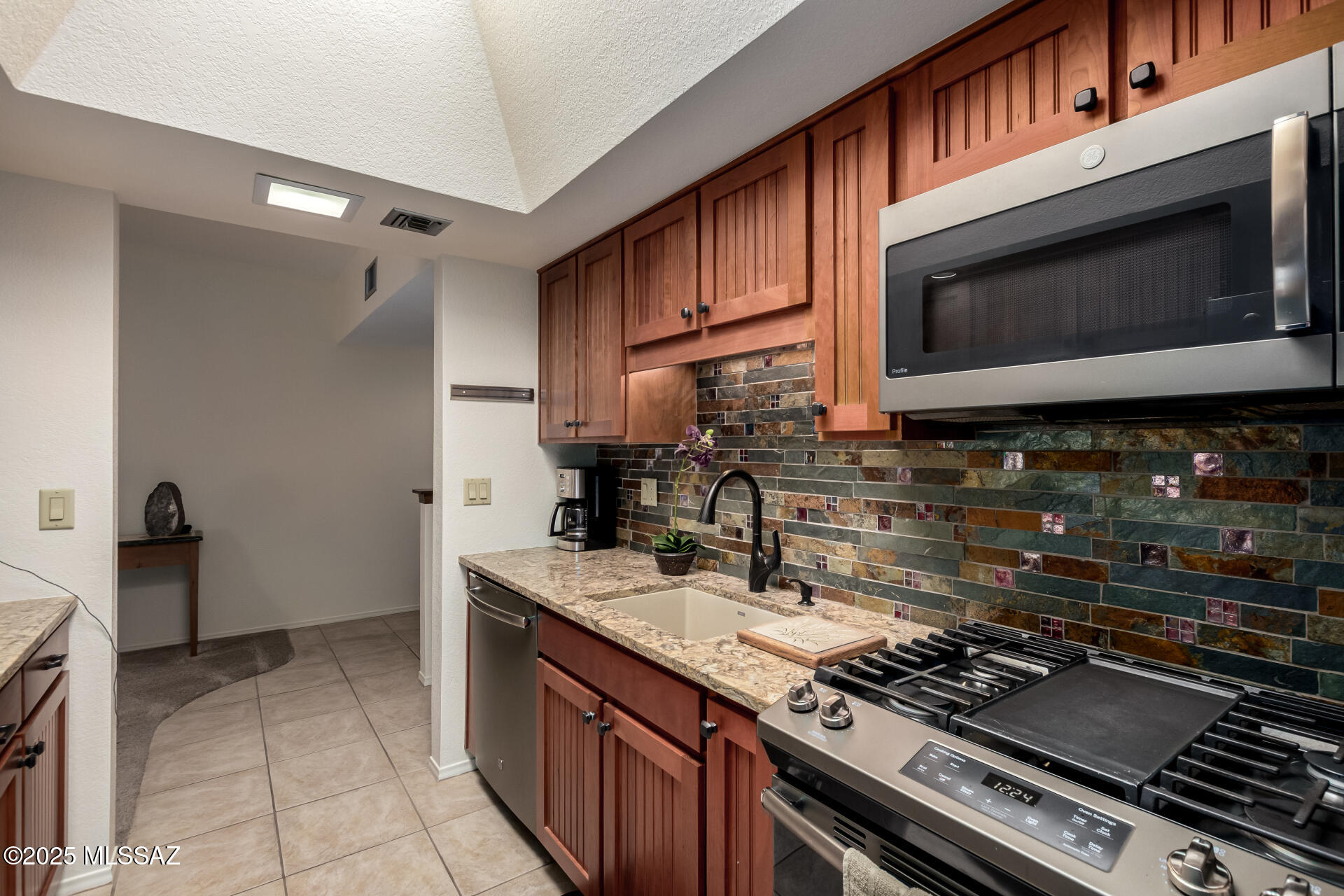 La Cholla Hills(1-313) - Residential