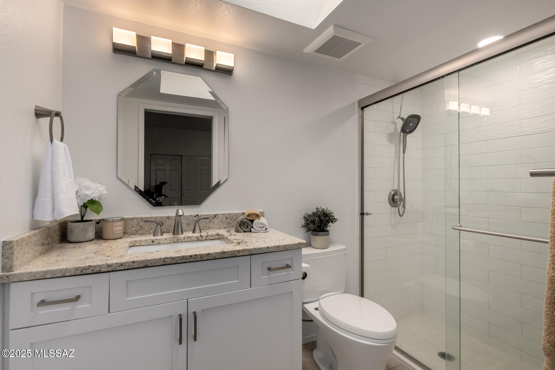 La Cholla Hills(1-313) - Residential