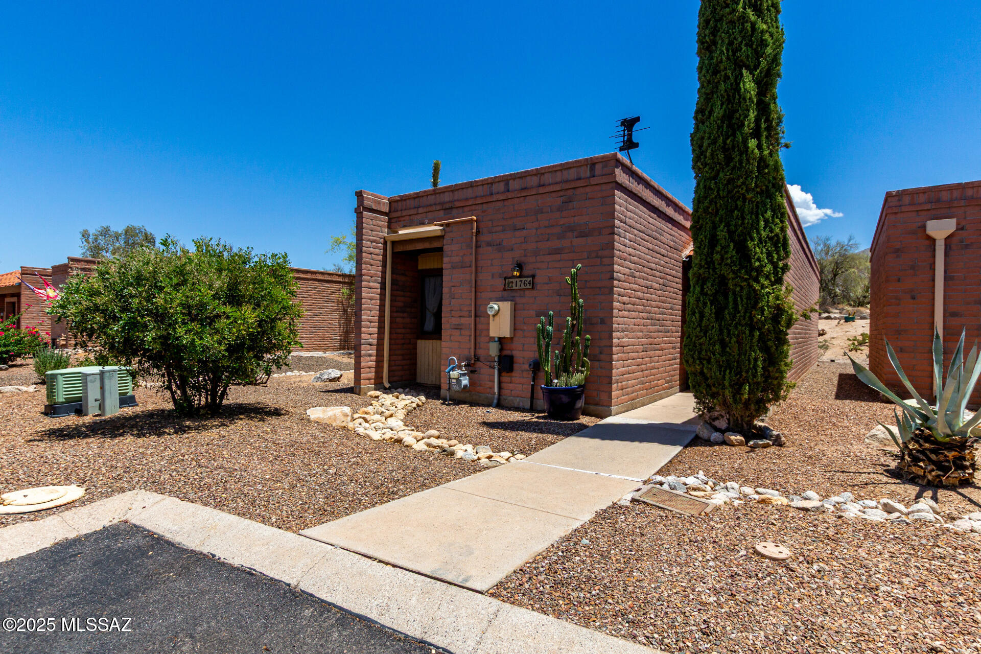 La Cholla Hills(1-313) - Residential