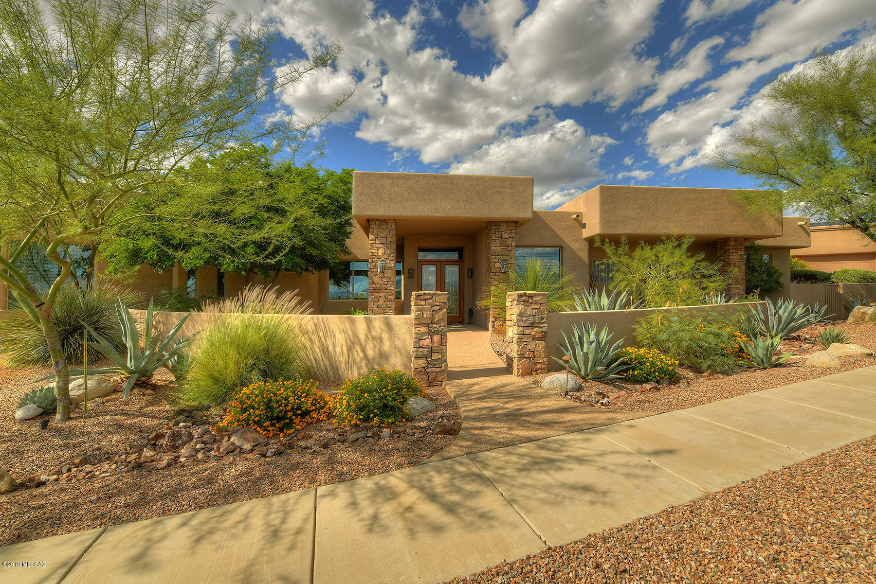 Sabino Mountain (1-290) - Residential