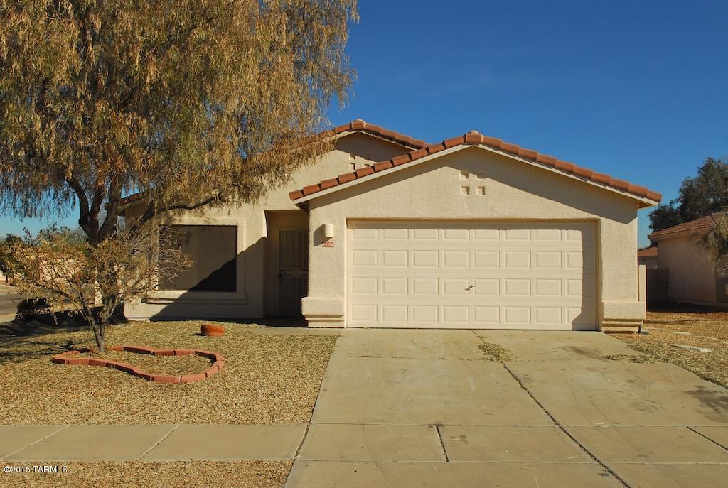 Awesome home with a large master bedroom and bathroom with a garden tub. Granite counter tops in kitchen and ceramic tile where it counts. Extended covered patio and low care landscaping. Don't miss this one!